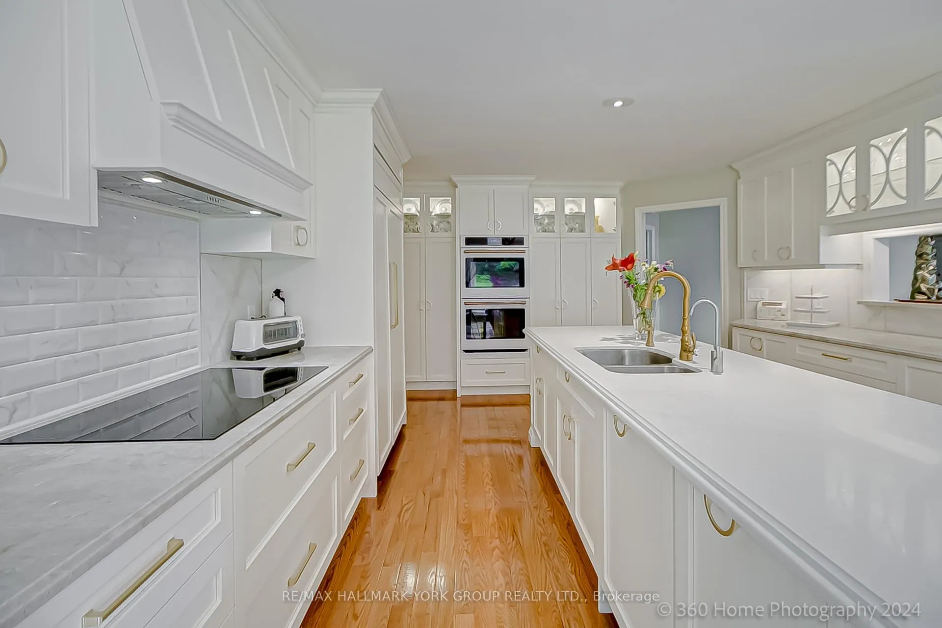 Photo 20 of 25 Westview Drive, Aurora, Rural Aurora — HOMEH
