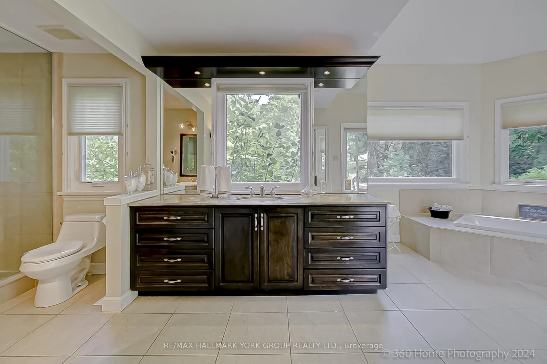 Photo 27 of 25 Westview Drive, Aurora, Rural Aurora — HOMEH