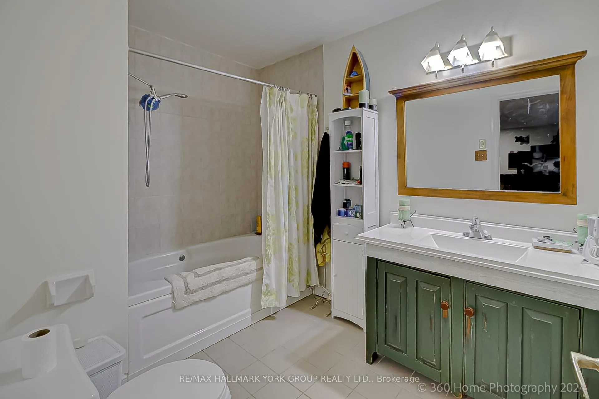 Photo 33 of 25 Westview Drive, Aurora, Rural Aurora — HOMEH