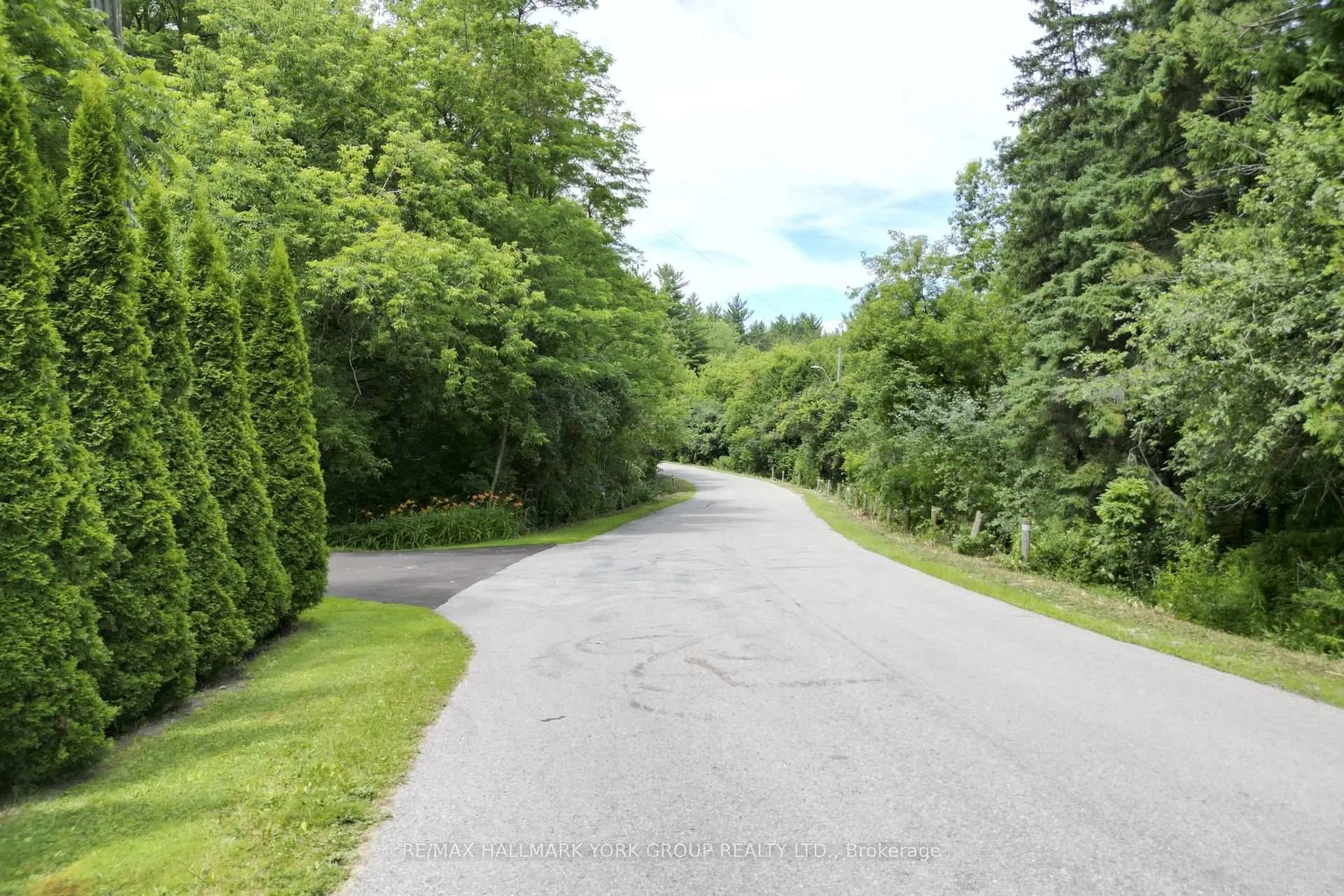 Photo 40 of 25 Westview Drive, Aurora, Rural Aurora — HOMEH