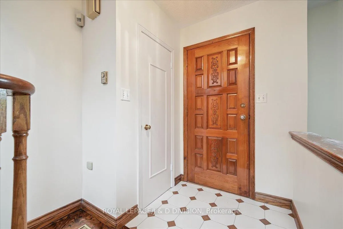 Photo 3 of 108 Glen Albert Drive, Toronto, O'Connor-Parkview — HOMEH