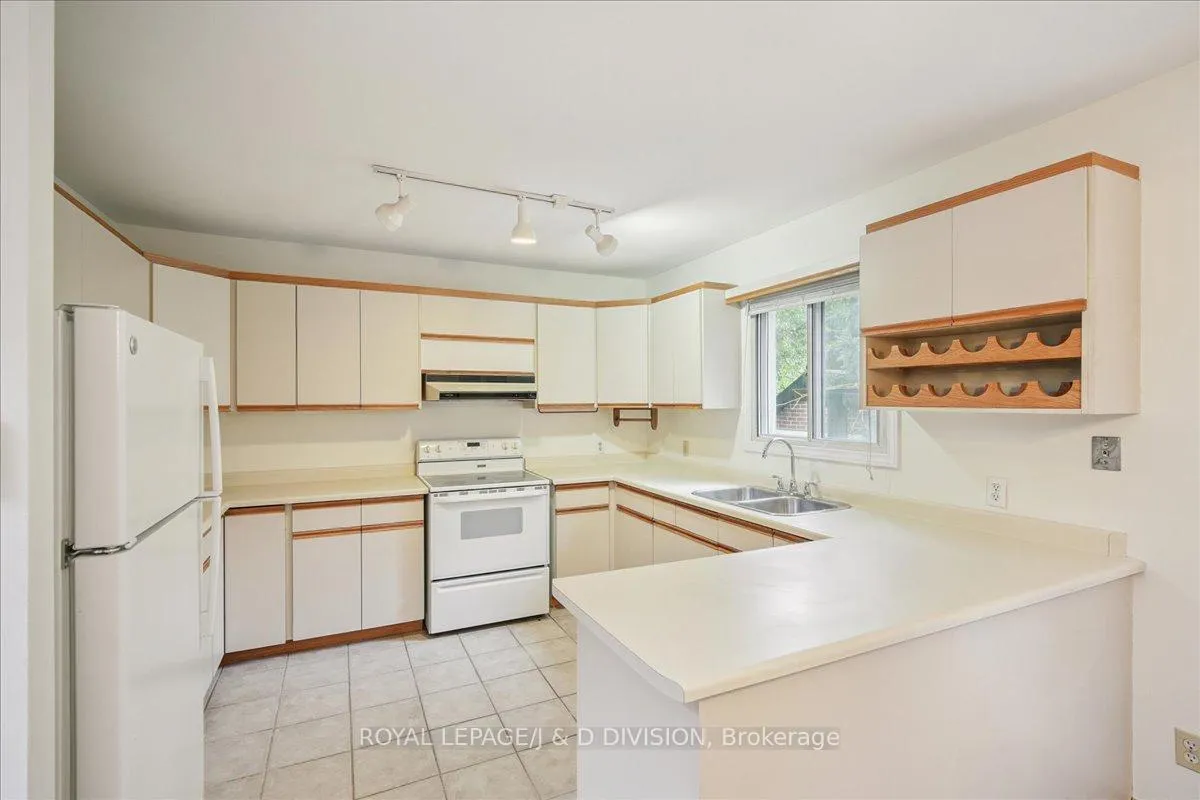 Photo 12 of 108 Glen Albert Drive, Toronto, O'Connor-Parkview — HOMEH