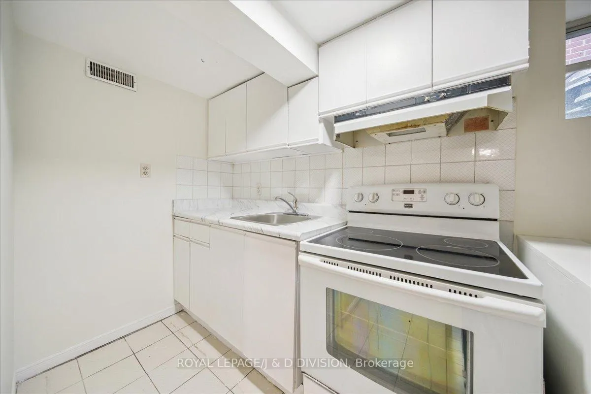 Photo 35 of 108 Glen Albert Drive, Toronto, O'Connor-Parkview — HOMEH