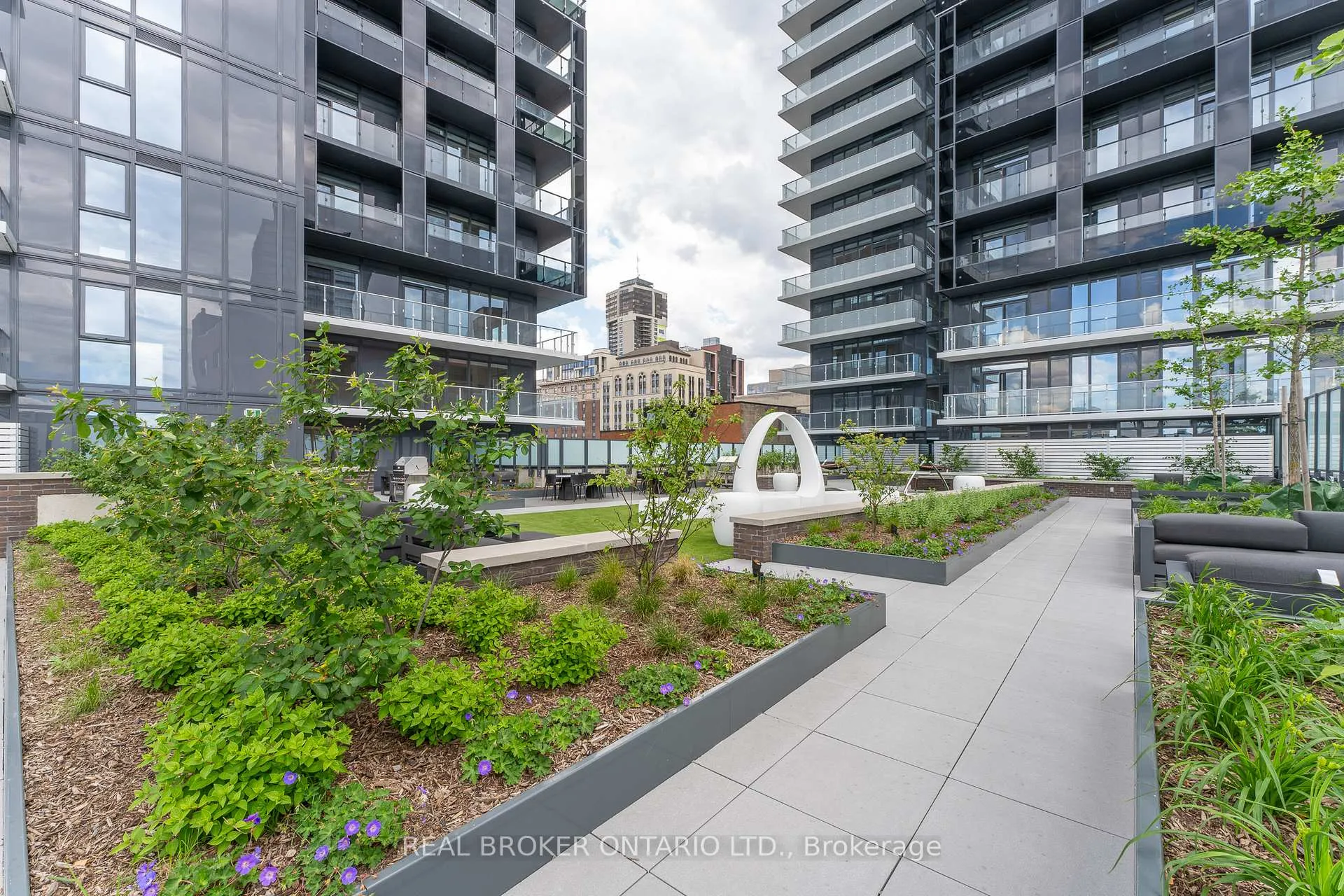 Photo 7 of Unit 901, 8 Hughson Street N, Hamilton, Beasley — HOMEH