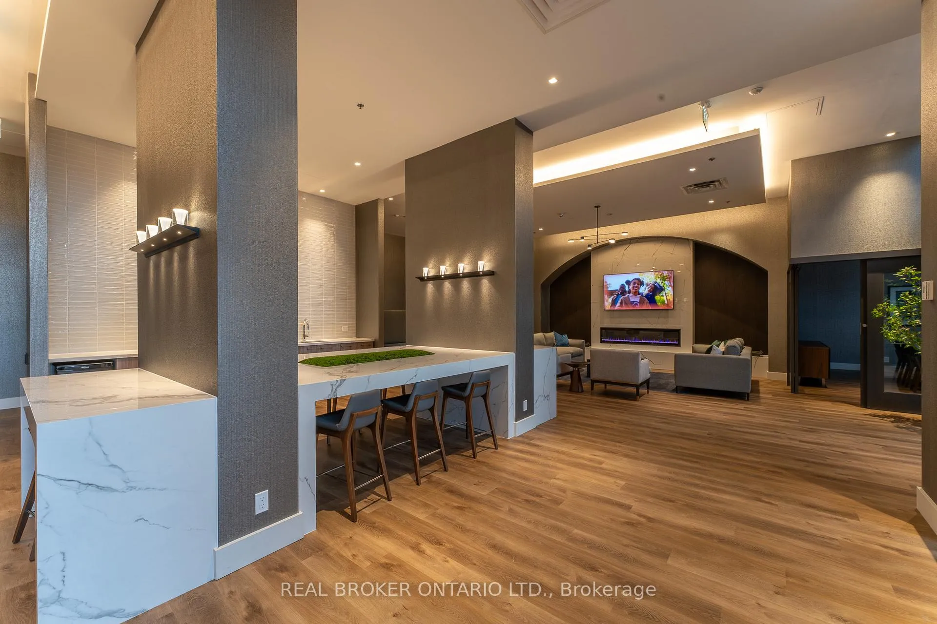 Photo 14 of Unit 901, 8 Hughson Street N, Hamilton, Beasley — HOMEH