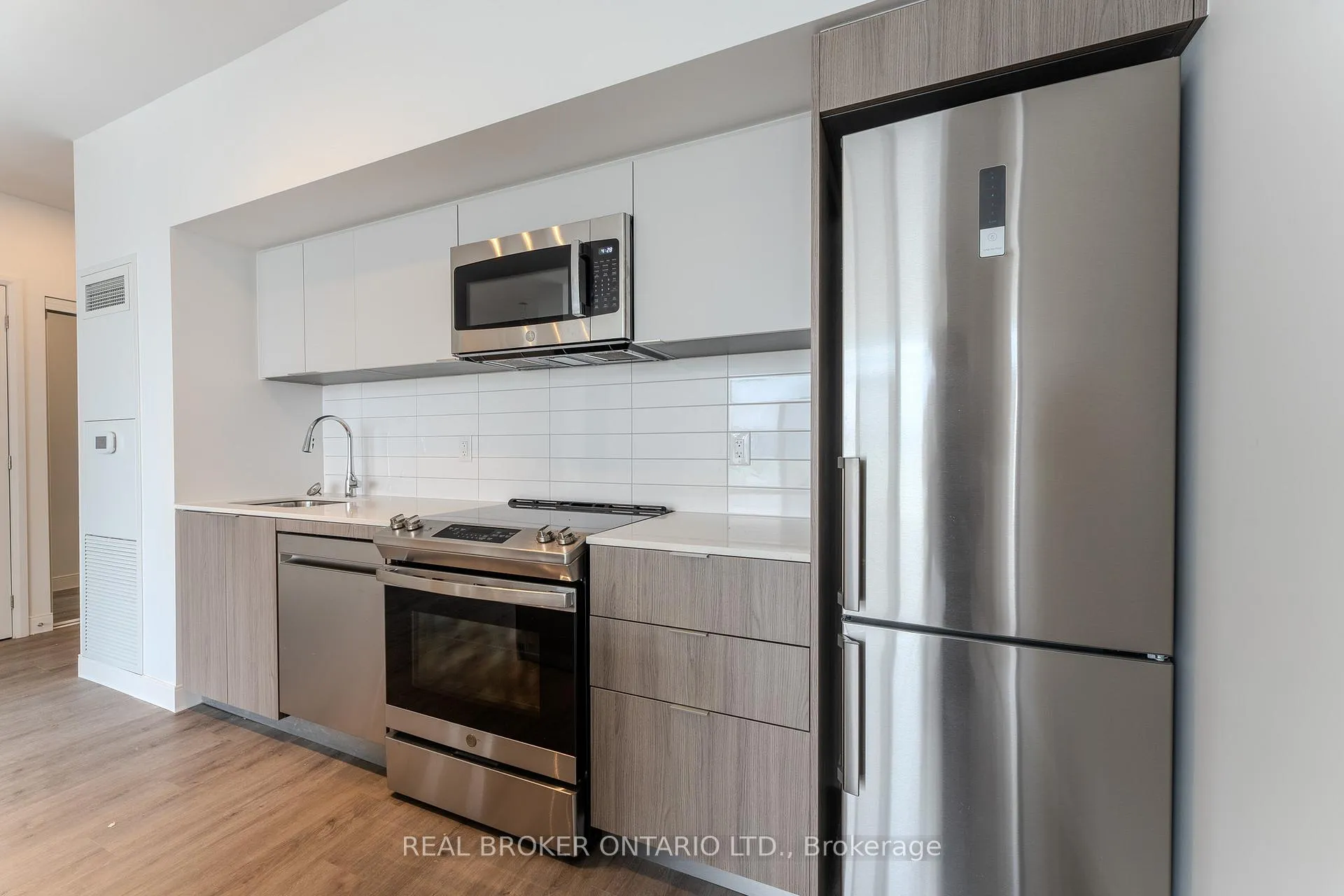 Photo 21 of Unit 901, 8 Hughson Street N, Hamilton, Beasley — HOMEH