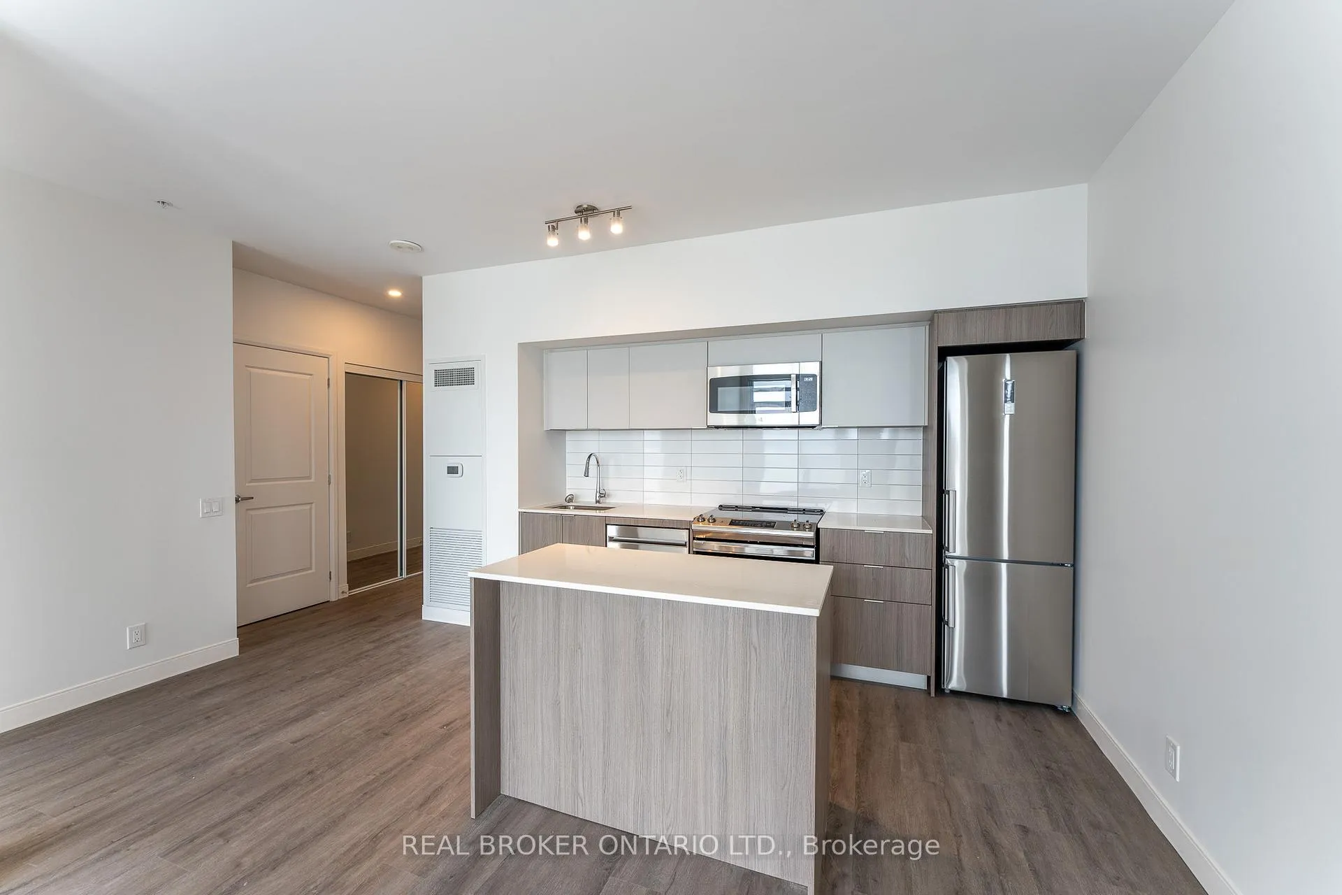 Photo 23 of Unit 901, 8 Hughson Street N, Hamilton, Beasley — HOMEH