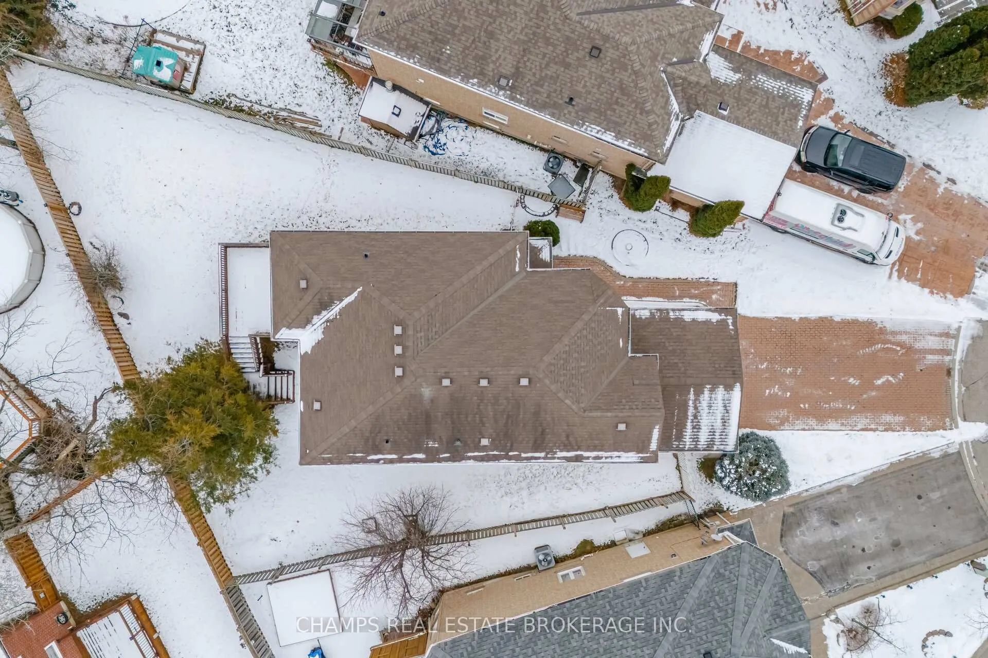 Front of 1595 Deerhurst Court