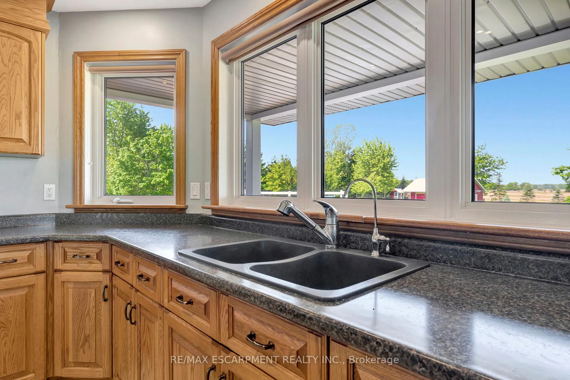 Photo 13 of 533 Marshall Road, Haldimand, Dunnville — HOMEH