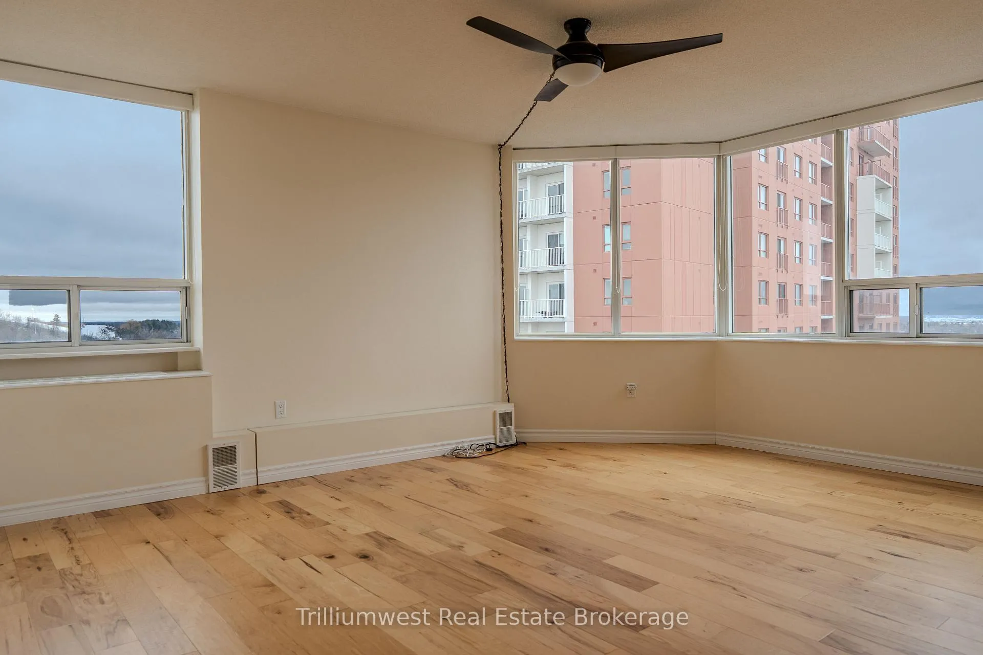 Photo 4 of Unit 1109, 3227 King Street, Kitchener, Centreville Chicopee — HOMEH