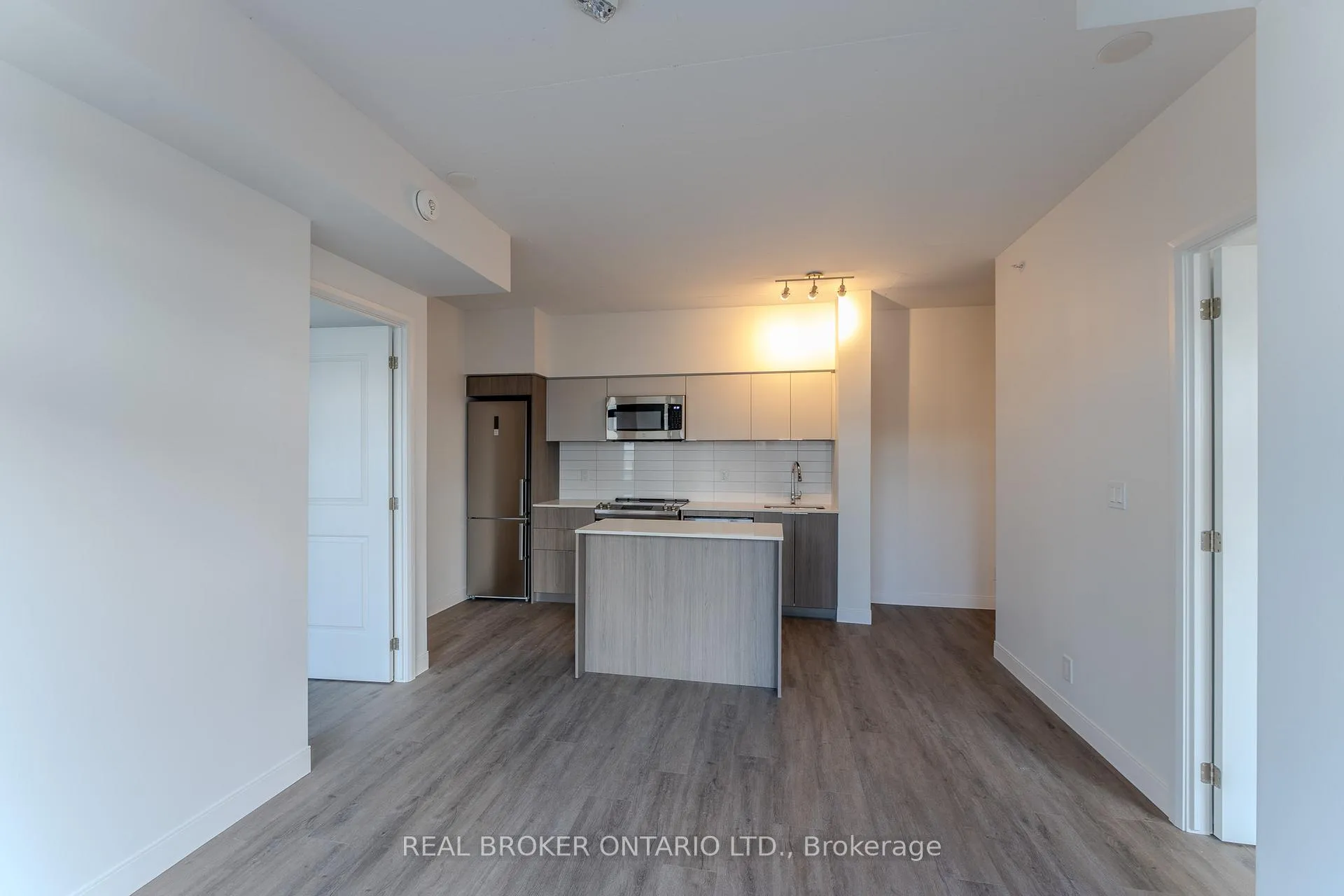 Photo 2 of Unit 907, 8 Hughson Street N, Hamilton, Beasley — HOMEH