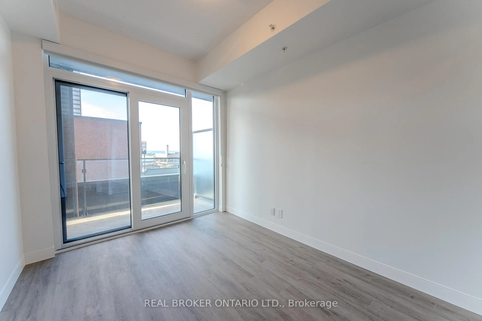 Photo 4 of Unit 907, 8 Hughson Street N, Hamilton, Beasley — HOMEH