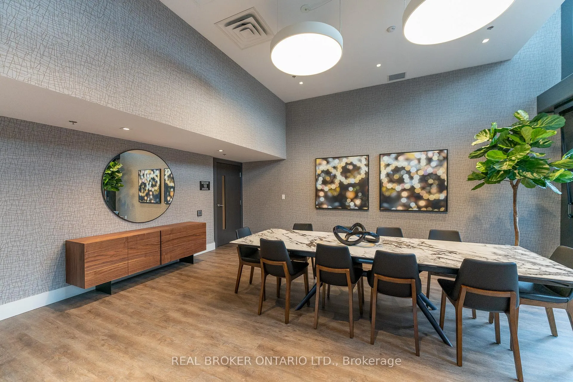 Photo 18 of Unit 907, 8 Hughson Street N, Hamilton, Beasley — HOMEH