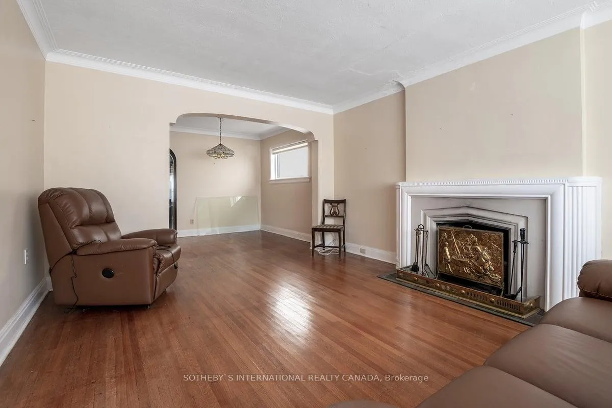 Photo 3 of 177 Joicey Boulevard, Toronto, Bedford Park-Nortown — HOMEH