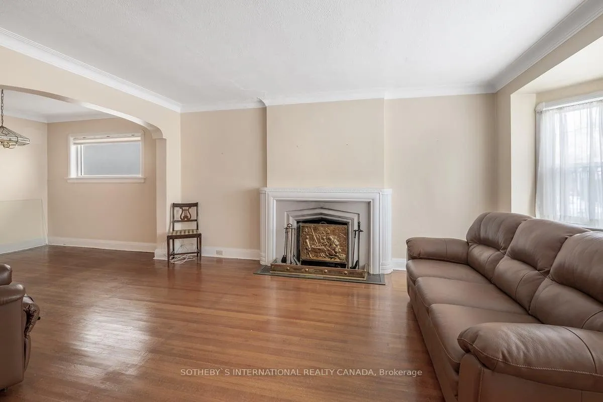 Photo 4 of 177 Joicey Boulevard, Toronto, Bedford Park-Nortown — HOMEH