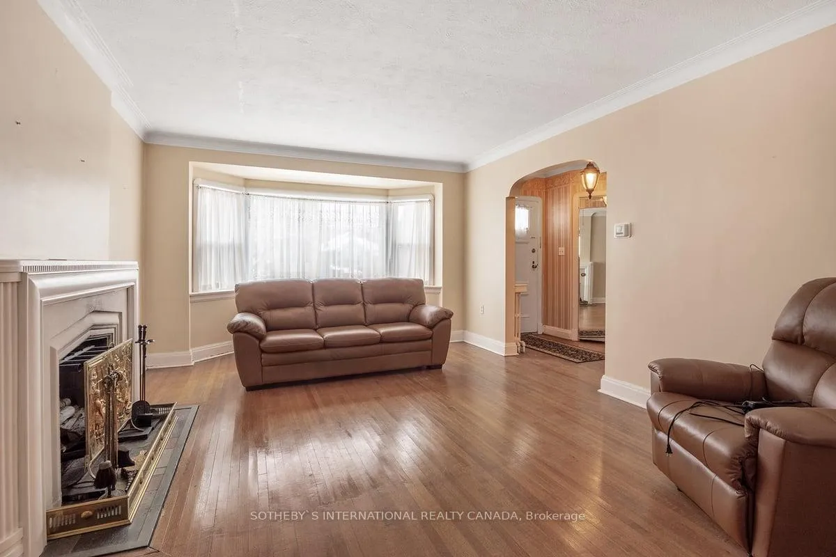 Photo 5 of 177 Joicey Boulevard, Toronto, Bedford Park-Nortown — HOMEH