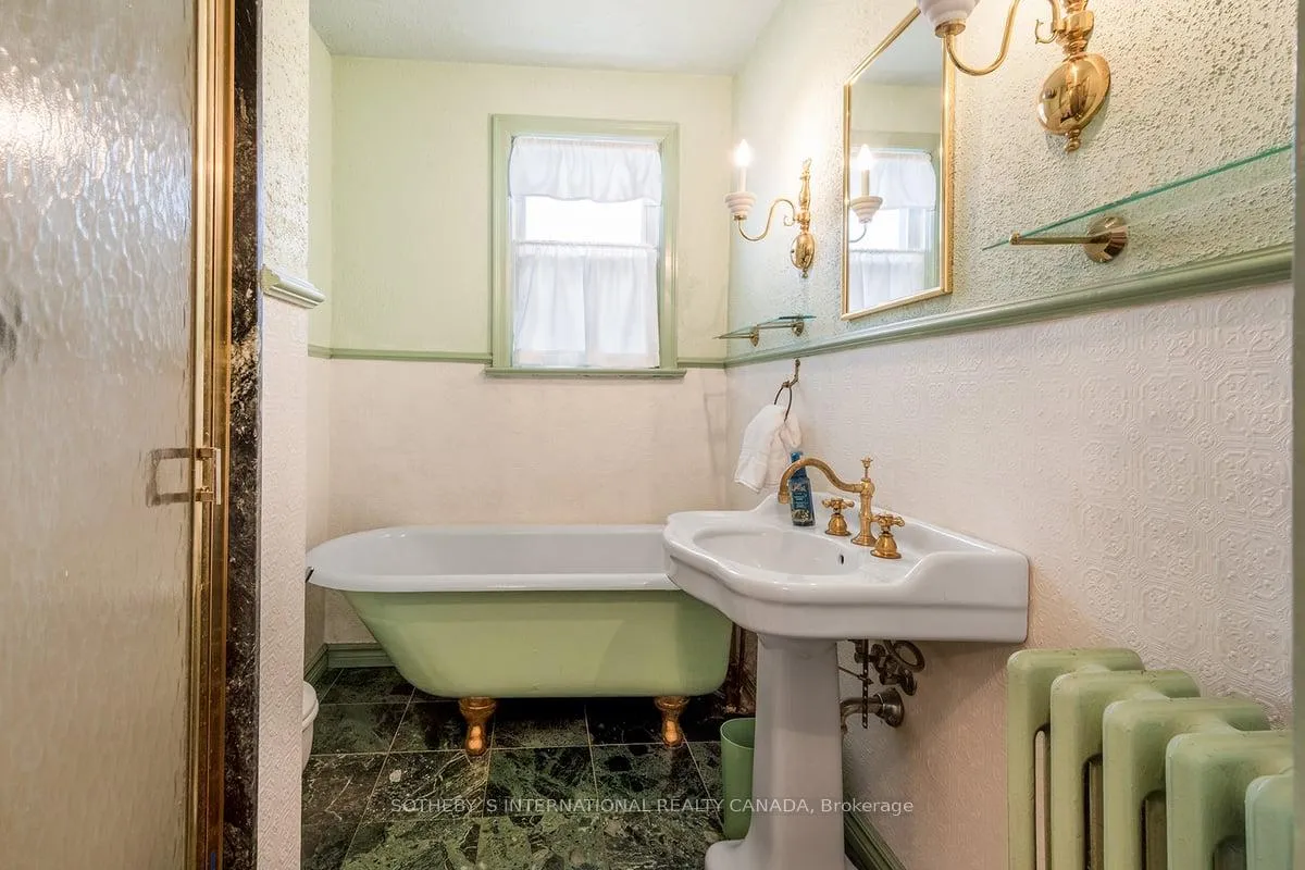 Photo 11 of 177 Joicey Boulevard, Toronto, Bedford Park-Nortown — HOMEH
