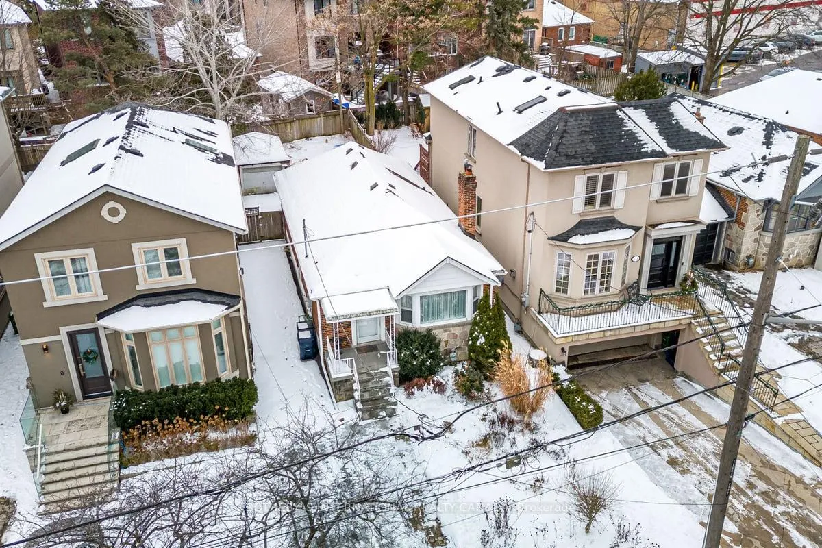 Photo 16 of 177 Joicey Boulevard, Toronto, Bedford Park-Nortown — HOMEH