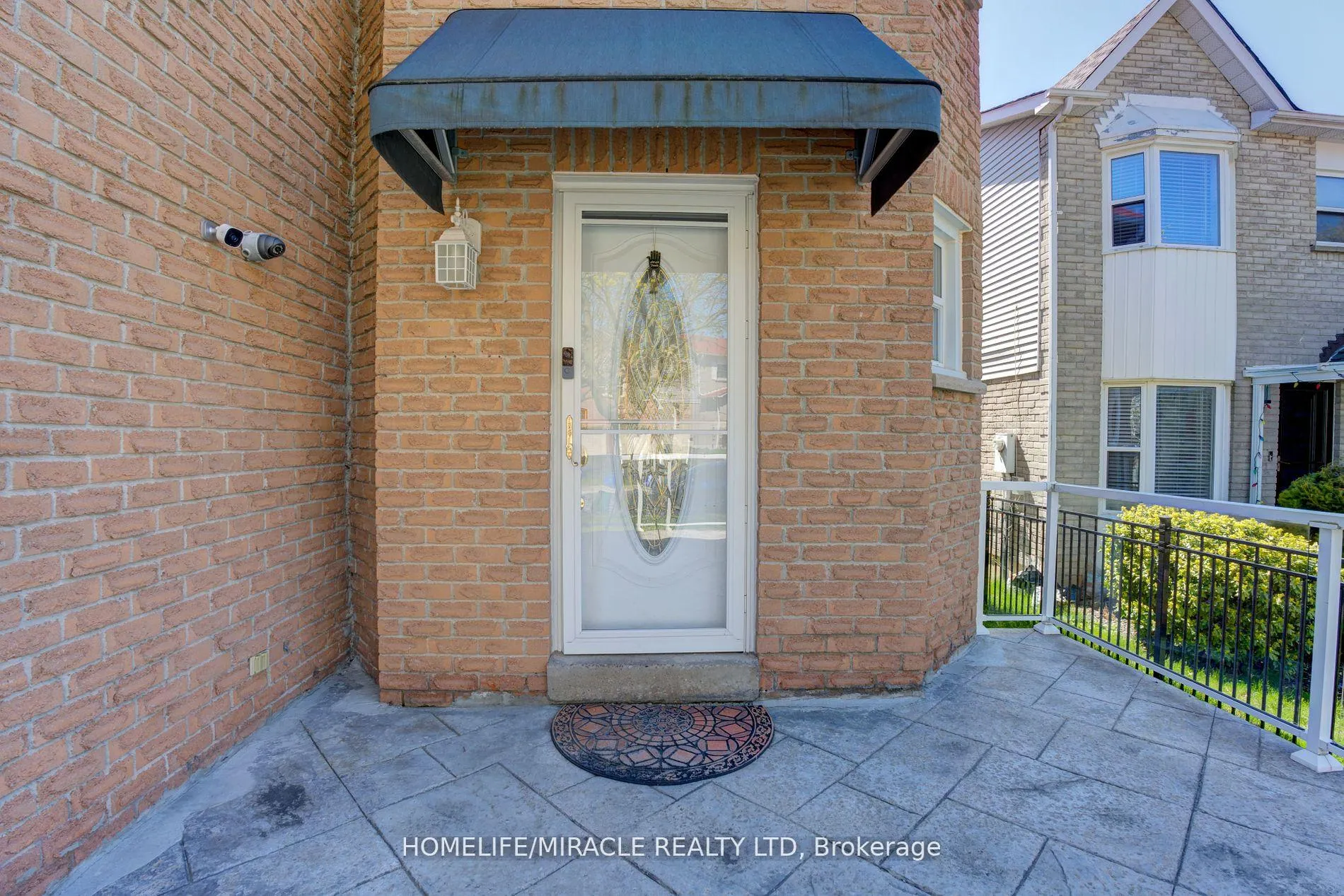 Photo 4 of 41 Fieldview Crescent, Whitby, Blue Grass Meadows — HOMEH