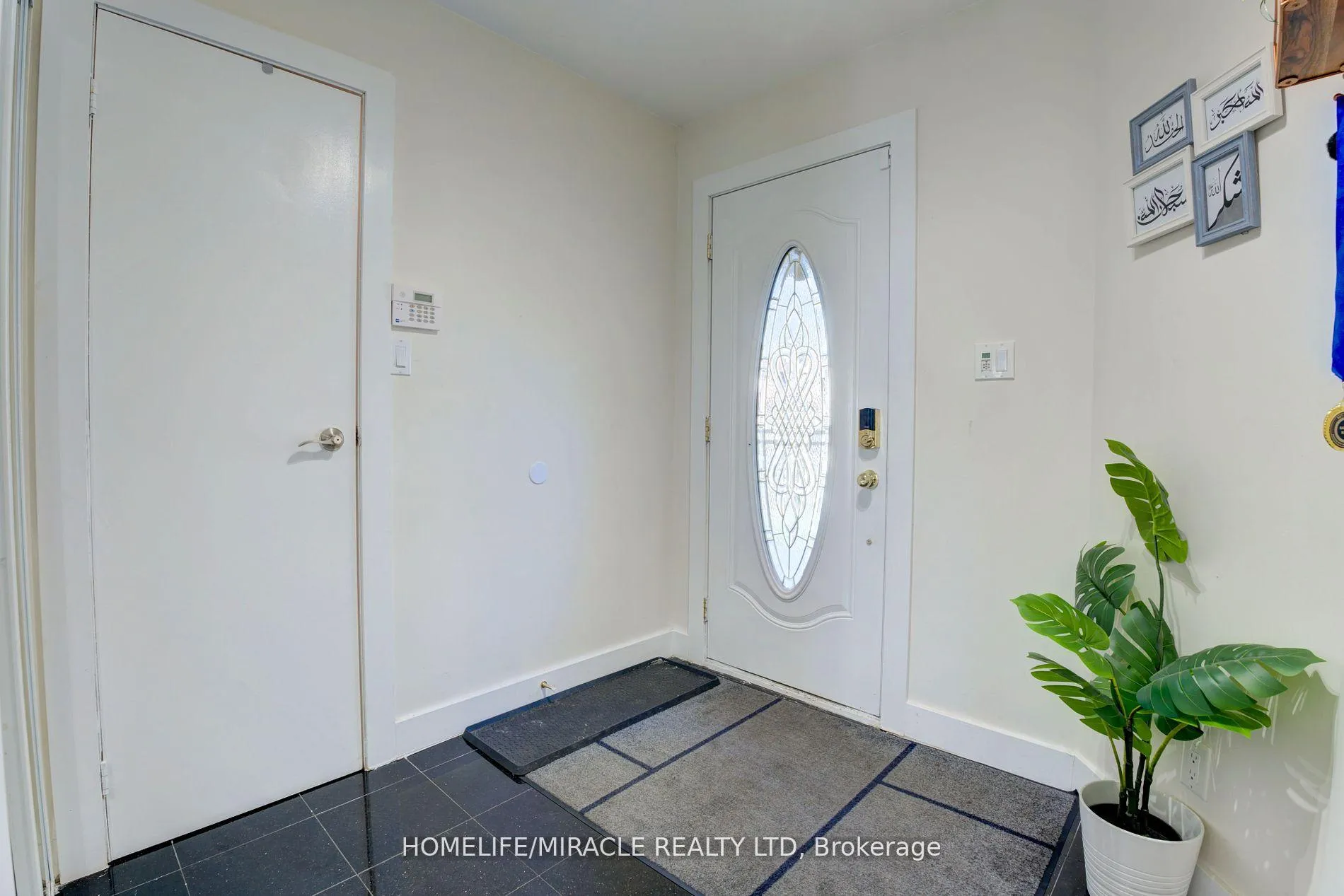 Photo 5 of 41 Fieldview Crescent, Whitby, Blue Grass Meadows — HOMEH