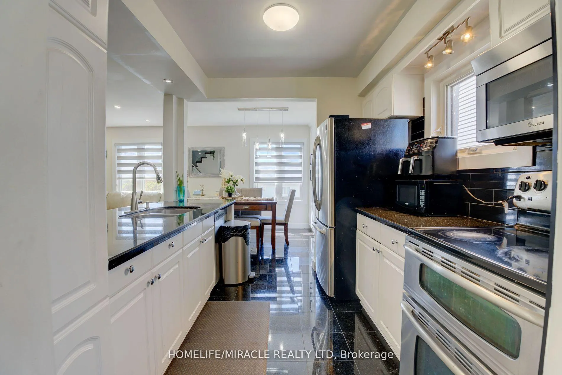 Photo 15 of 41 Fieldview Crescent, Whitby, Blue Grass Meadows — HOMEH