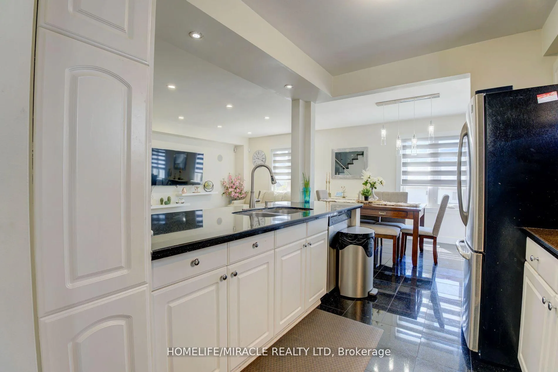 Photo 16 of 41 Fieldview Crescent, Whitby, Blue Grass Meadows — HOMEH