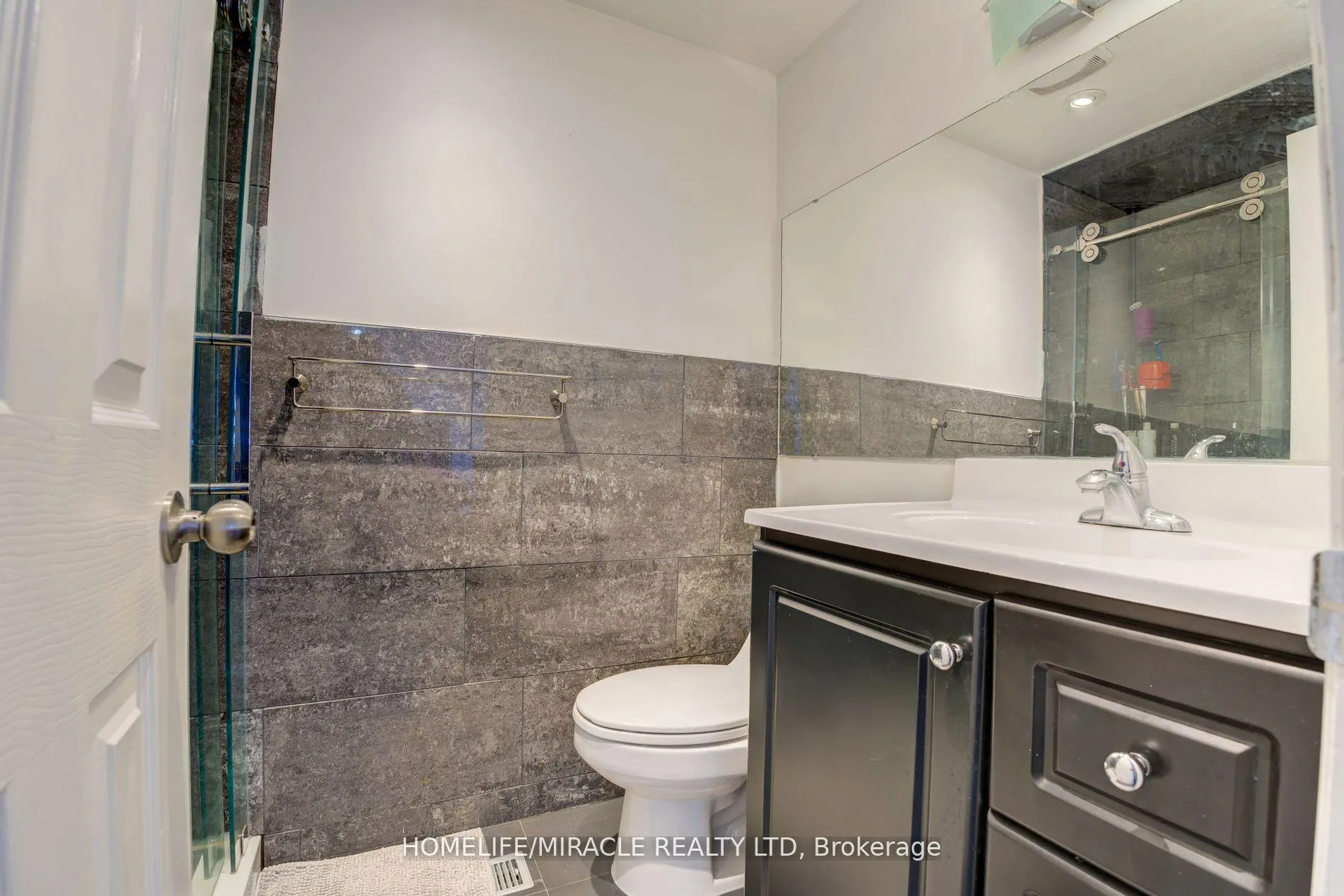 Photo 27 of 41 Fieldview Crescent, Whitby, Blue Grass Meadows — HOMEH