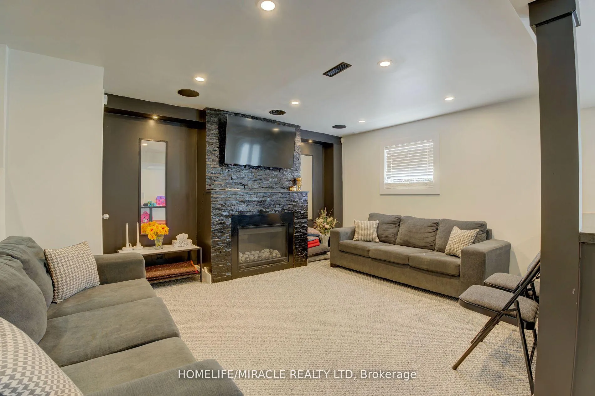 Photo 29 of 41 Fieldview Crescent, Whitby, Blue Grass Meadows — HOMEH