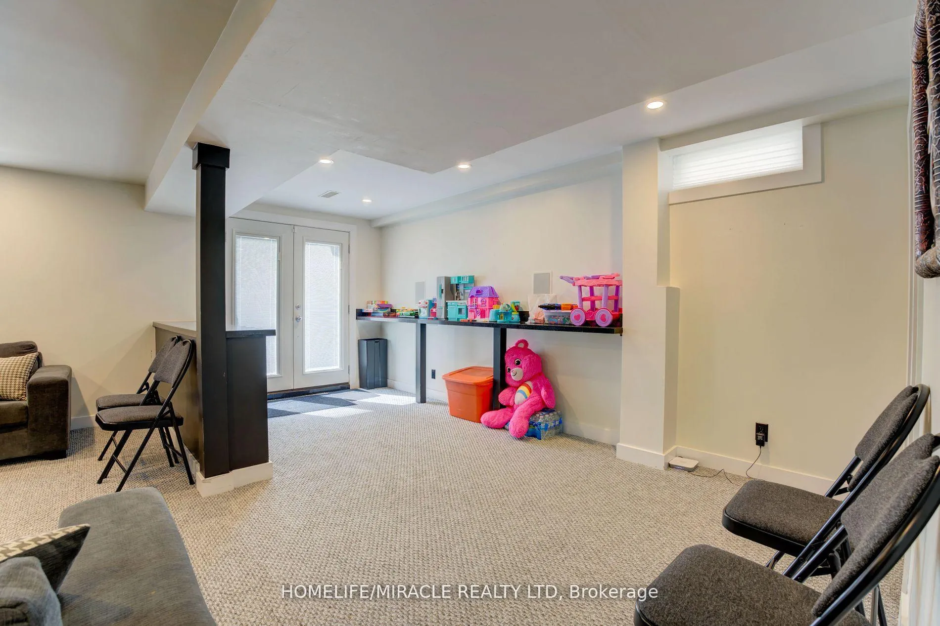 Photo 30 of 41 Fieldview Crescent, Whitby, Blue Grass Meadows — HOMEH