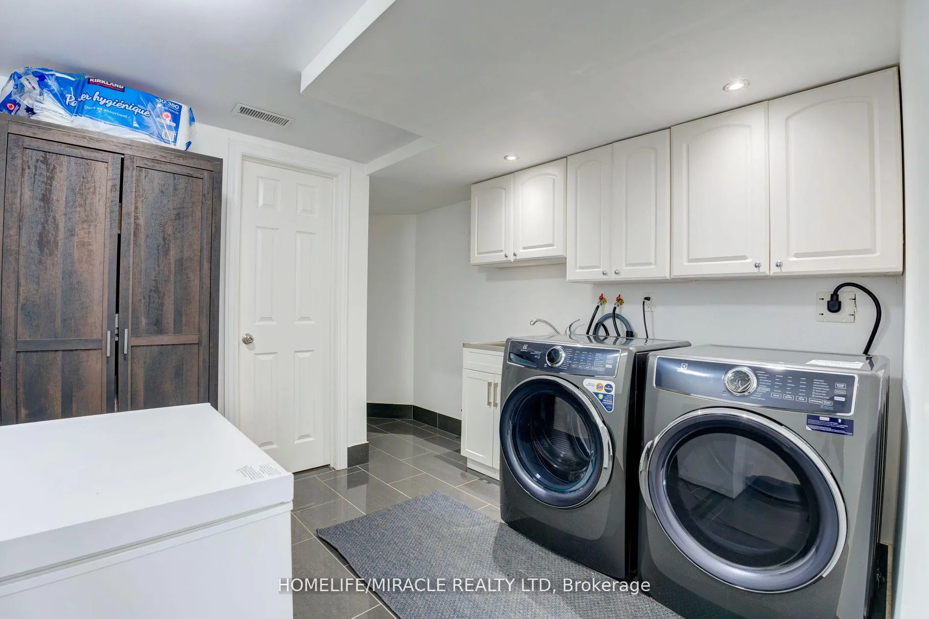 Photo 33 of 41 Fieldview Crescent, Whitby, Blue Grass Meadows — HOMEH