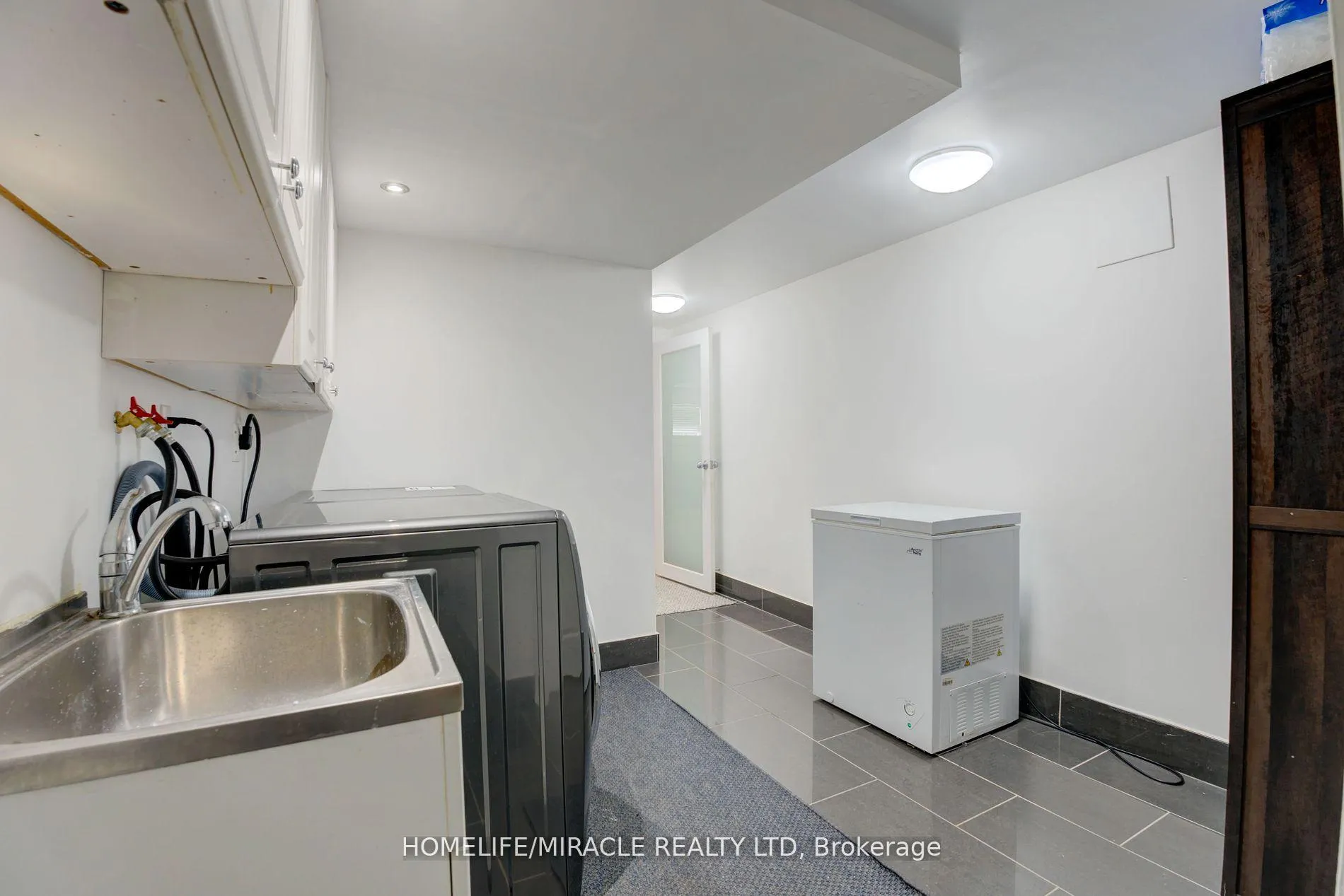 Photo 34 of 41 Fieldview Crescent, Whitby, Blue Grass Meadows — HOMEH