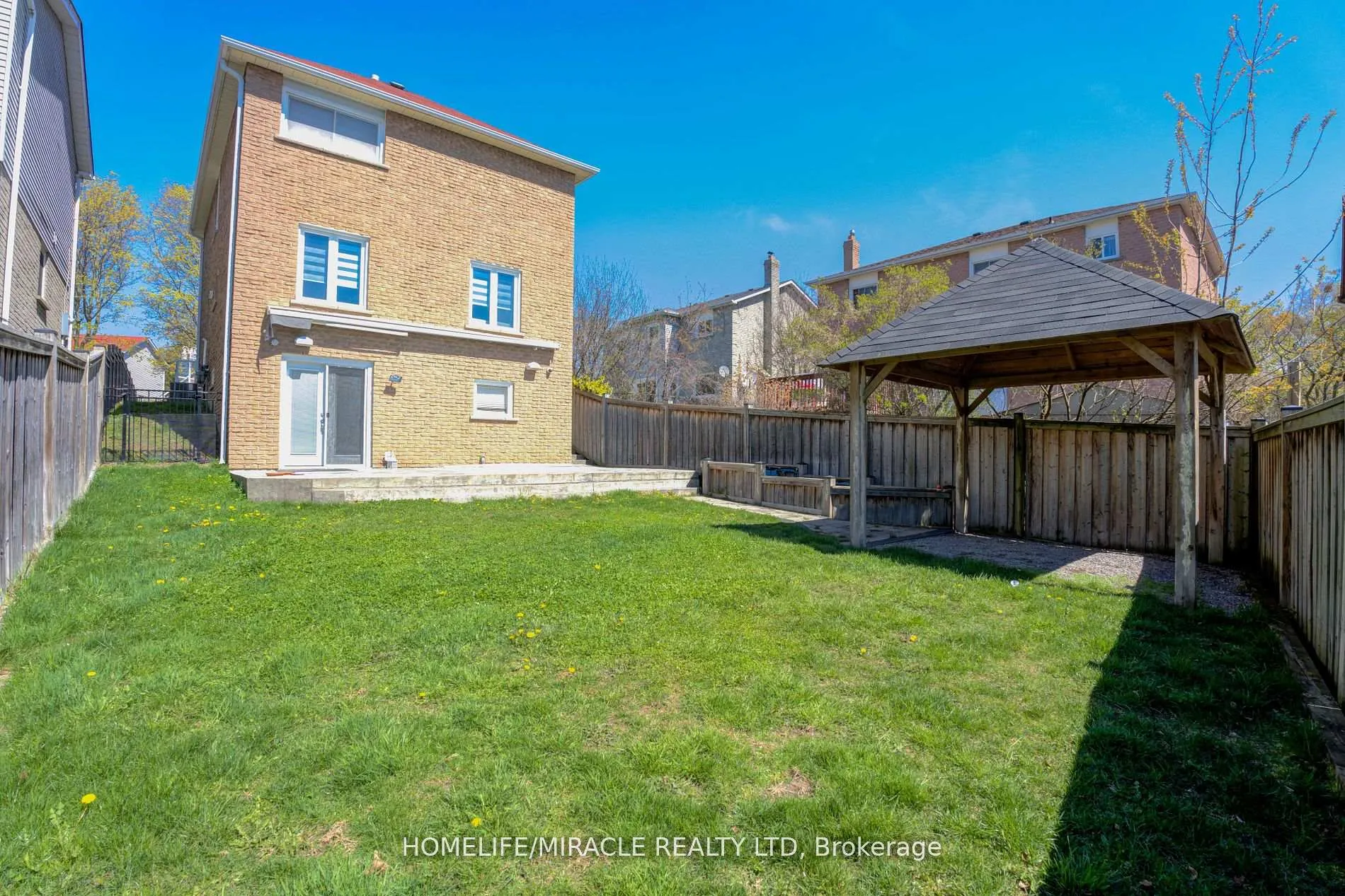 Photo 36 of 41 Fieldview Crescent, Whitby, Blue Grass Meadows — HOMEH