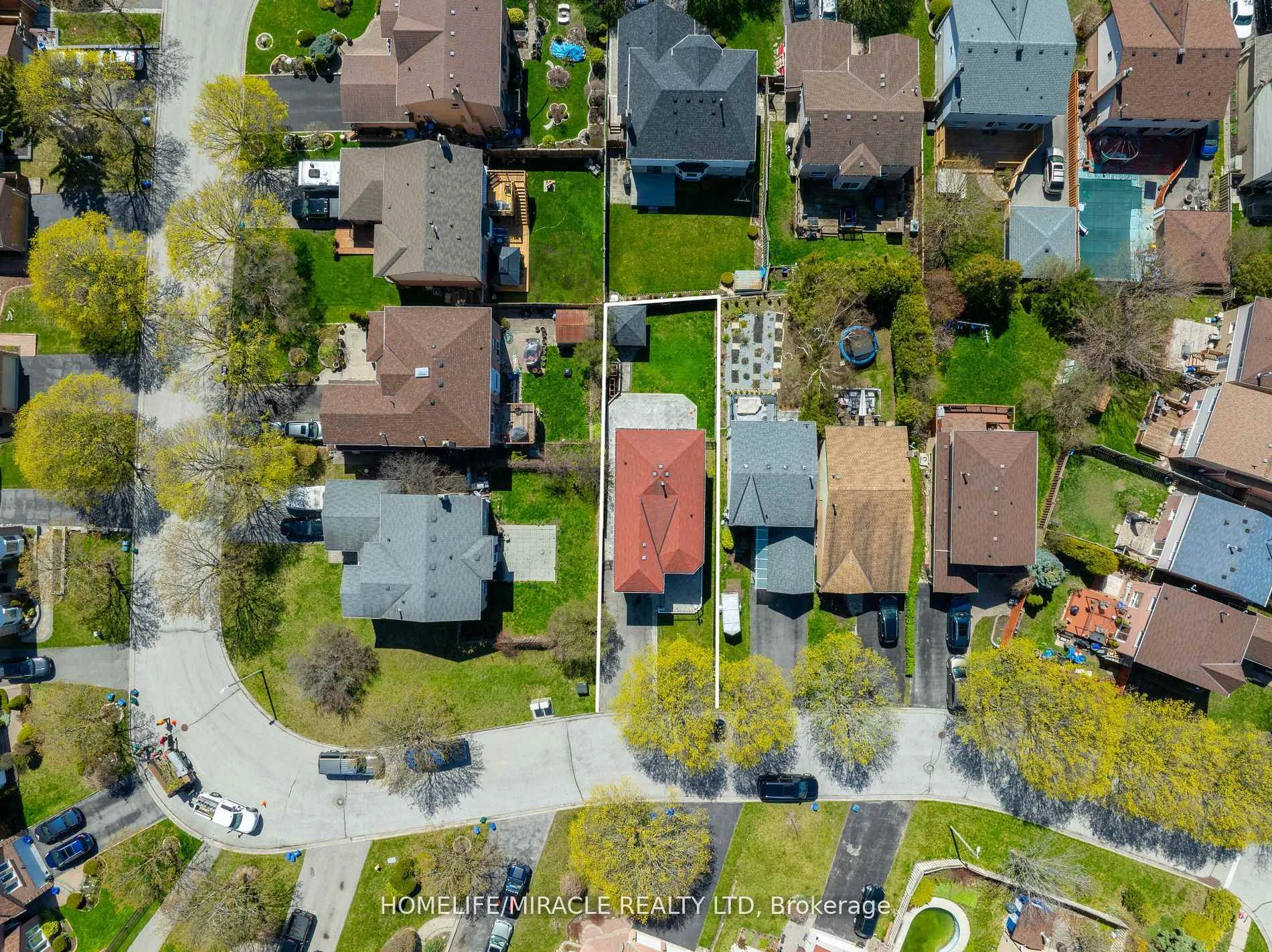 Photo 40 of 41 Fieldview Crescent, Whitby, Blue Grass Meadows — HOMEH