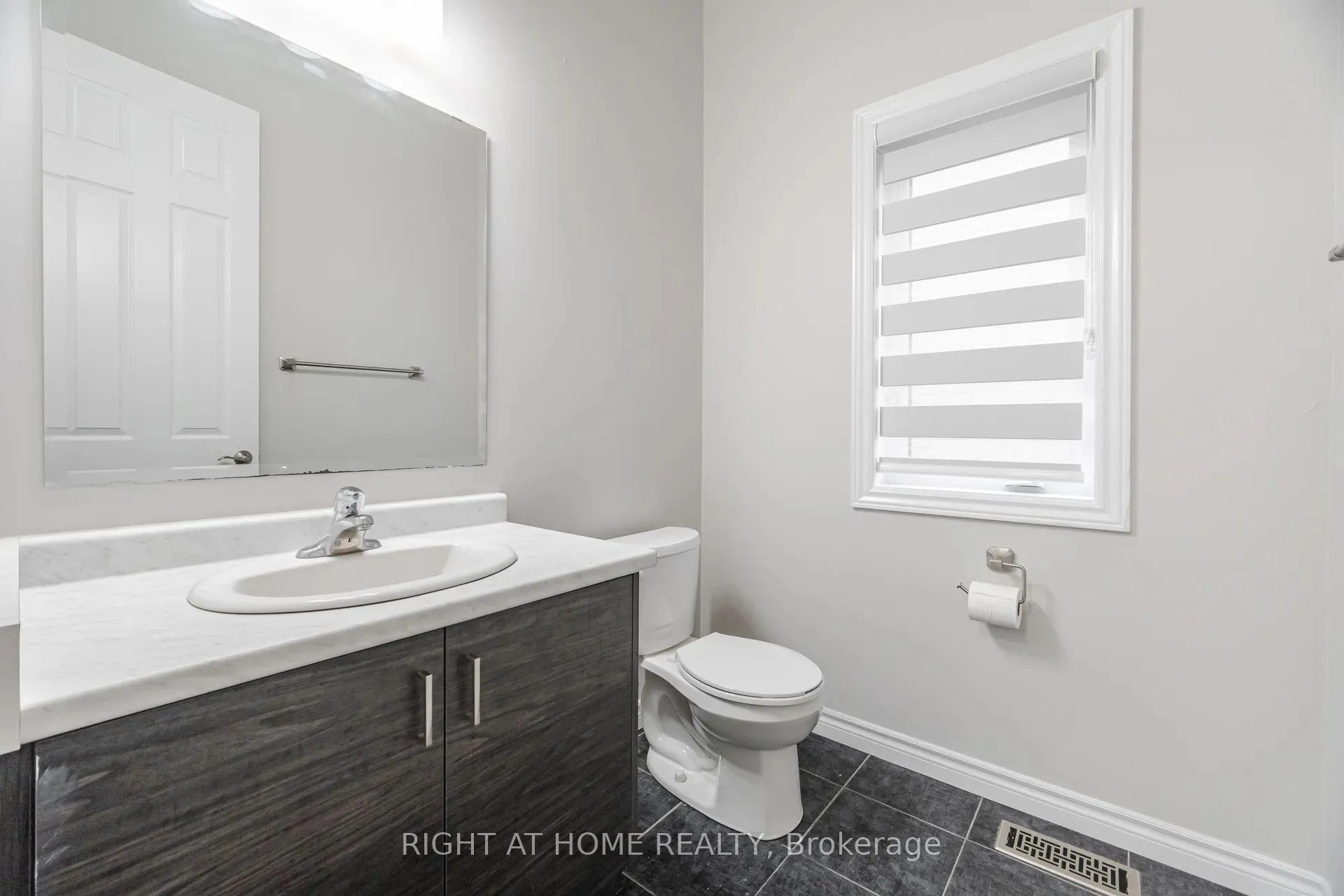 Photo 19 of 101 Sass Crescent, Brant, Paris — HOMEH