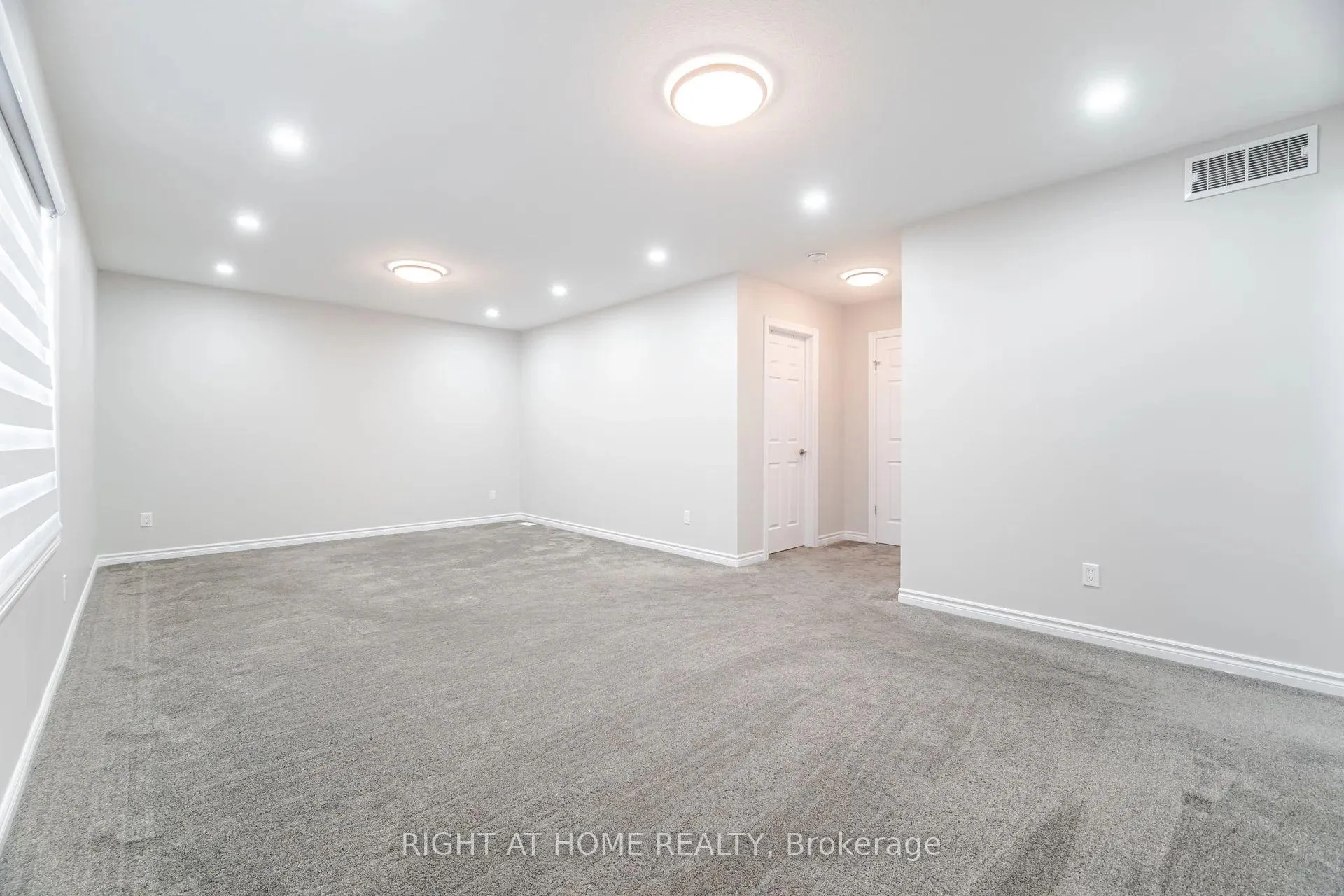 Photo 25 of 101 Sass Crescent, Brant, Paris — HOMEH