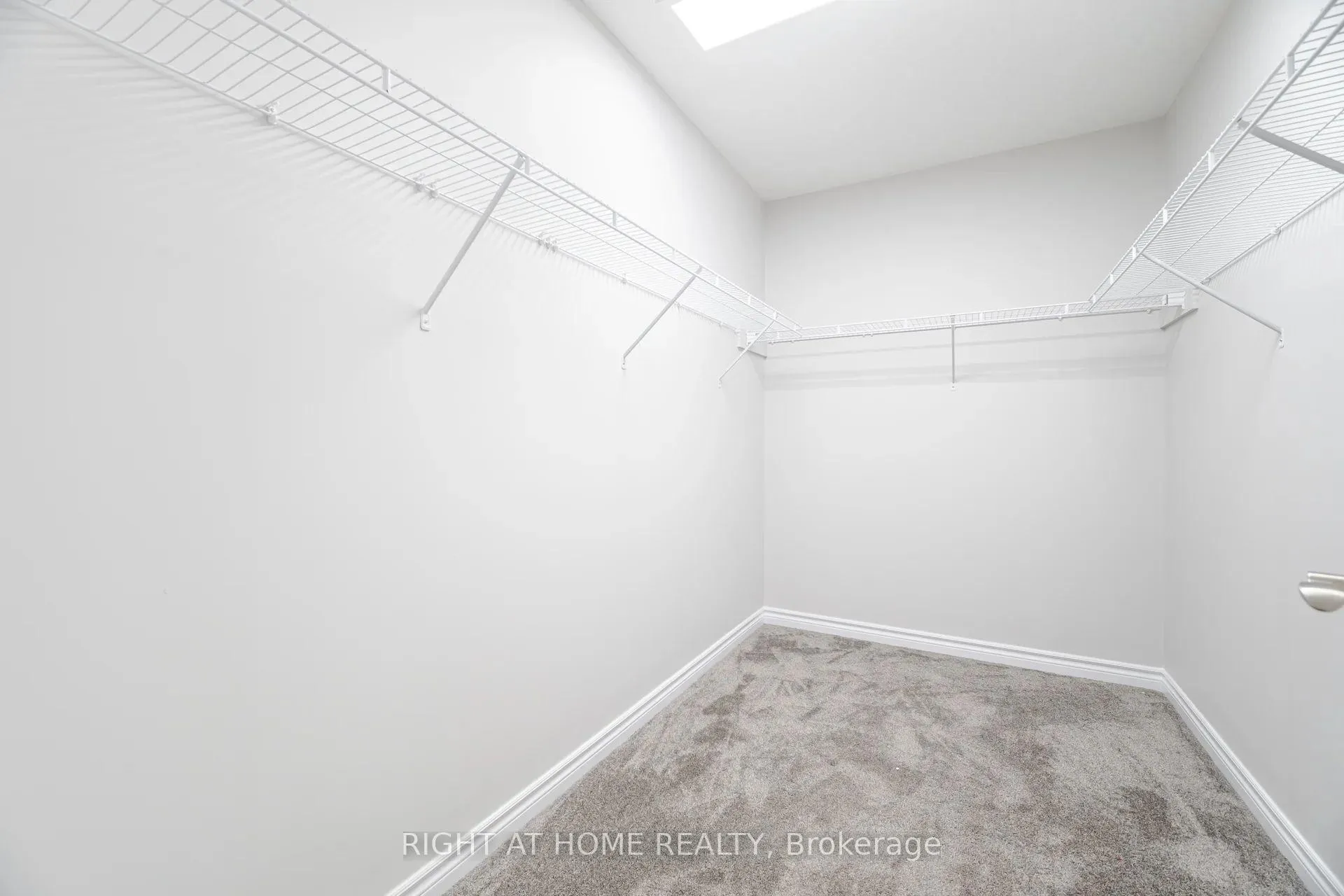 Photo 30 of 101 Sass Crescent, Brant, Paris — HOMEH