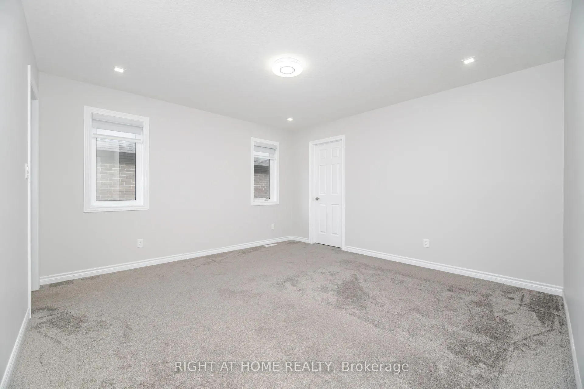 Photo 31 of 101 Sass Crescent, Brant, Paris — HOMEH