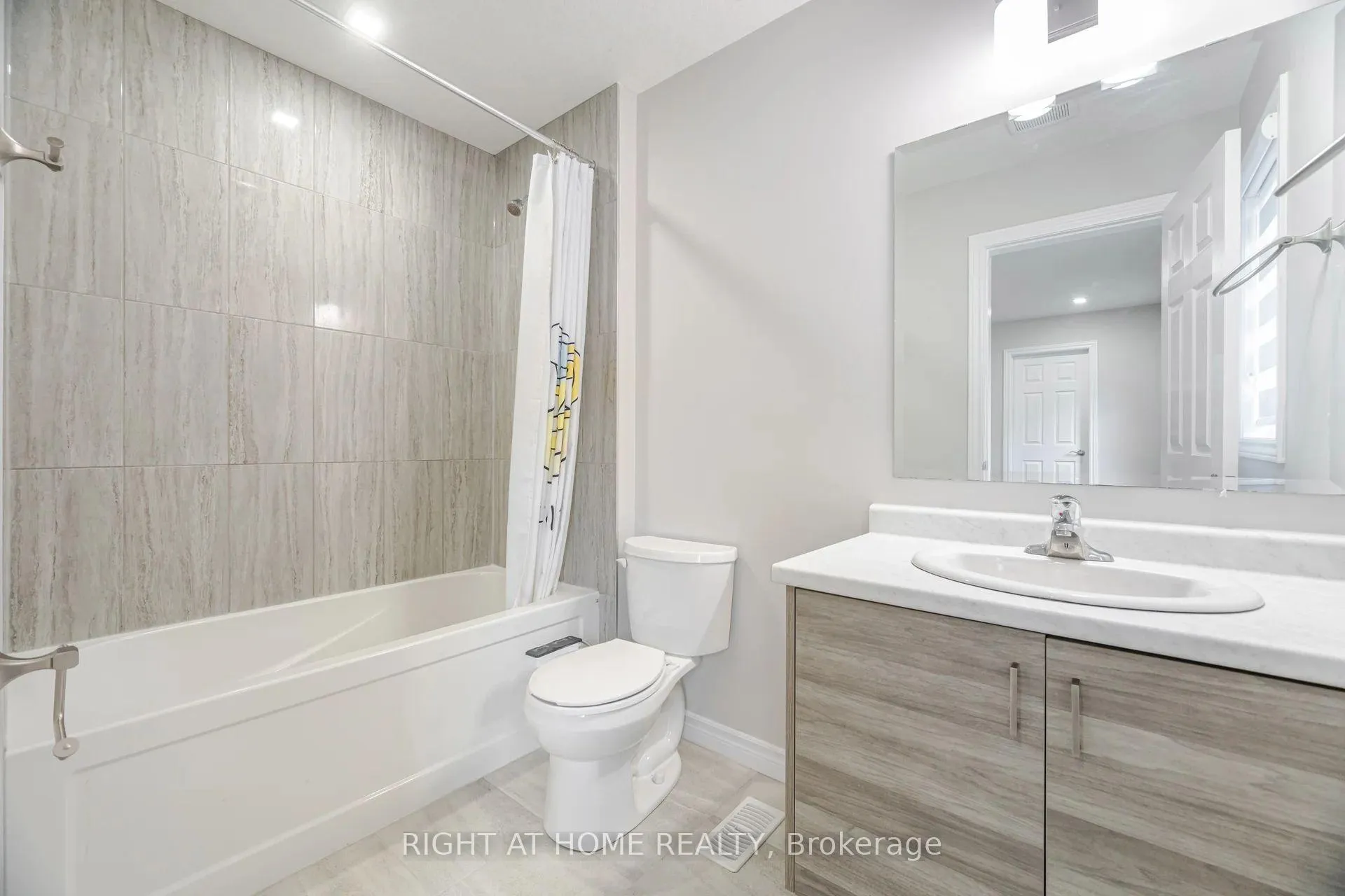 Photo 33 of 101 Sass Crescent, Brant, Paris — HOMEH