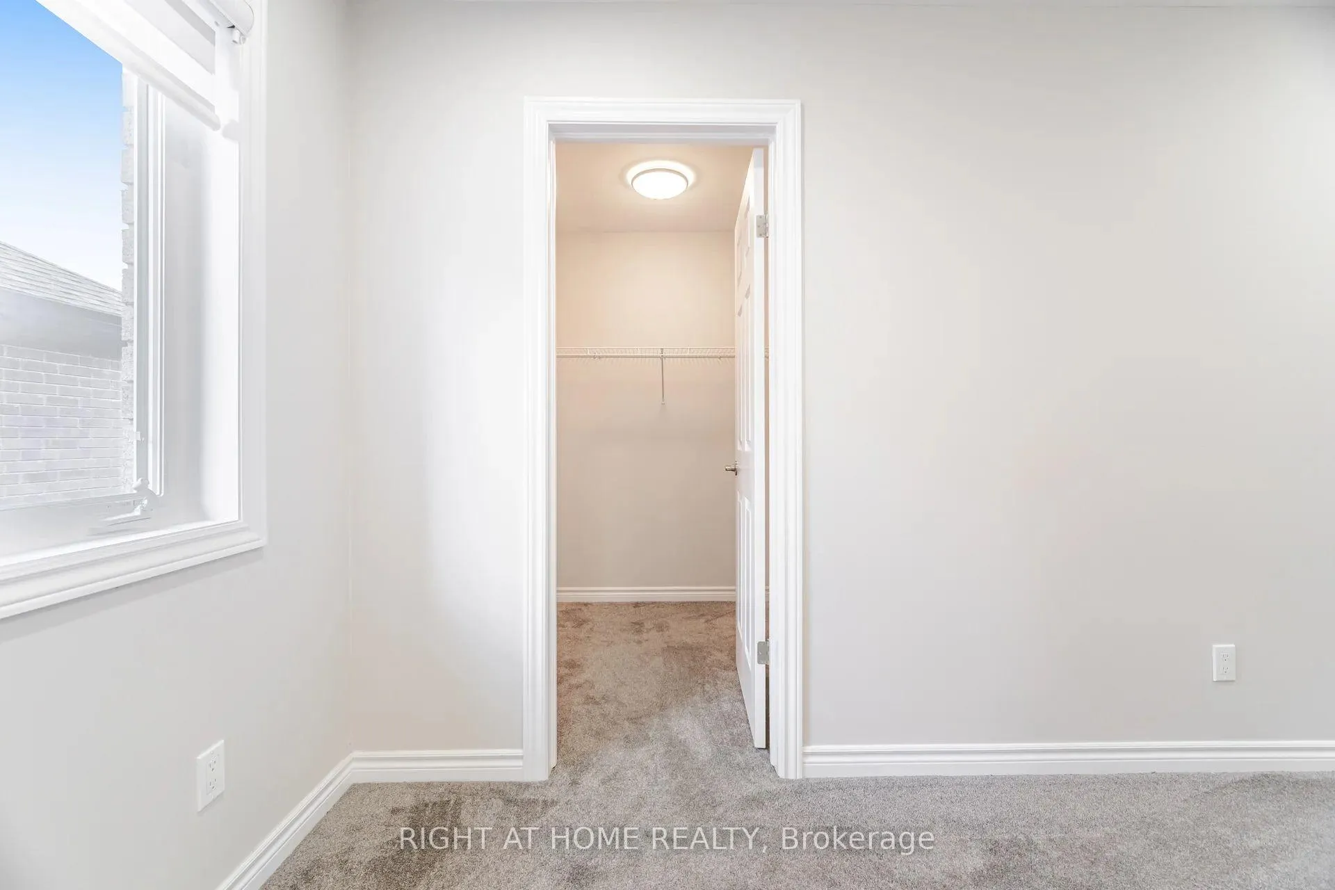 Photo 34 of 101 Sass Crescent, Brant, Paris — HOMEH