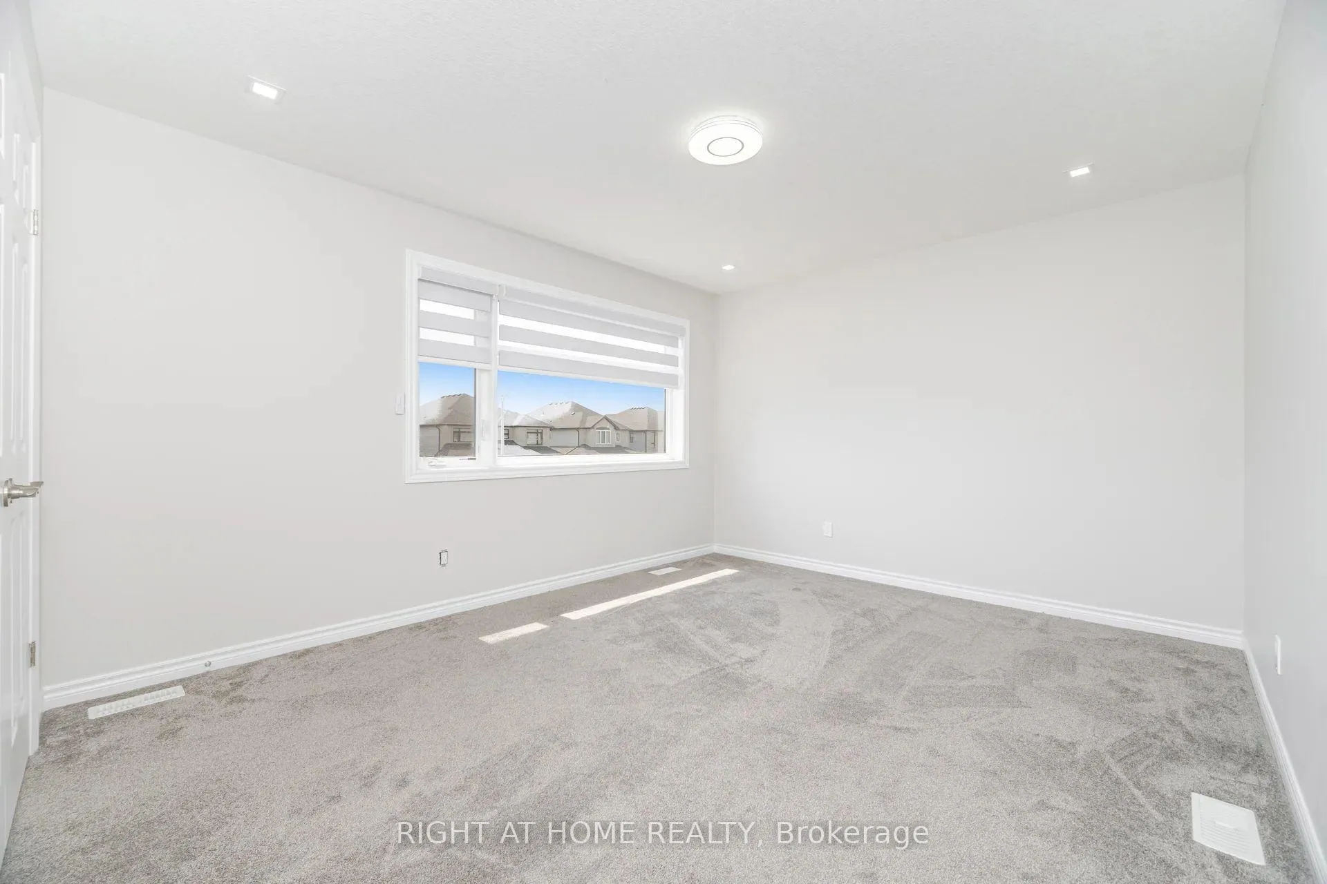 Photo 39 of 101 Sass Crescent, Brant, Paris — HOMEH