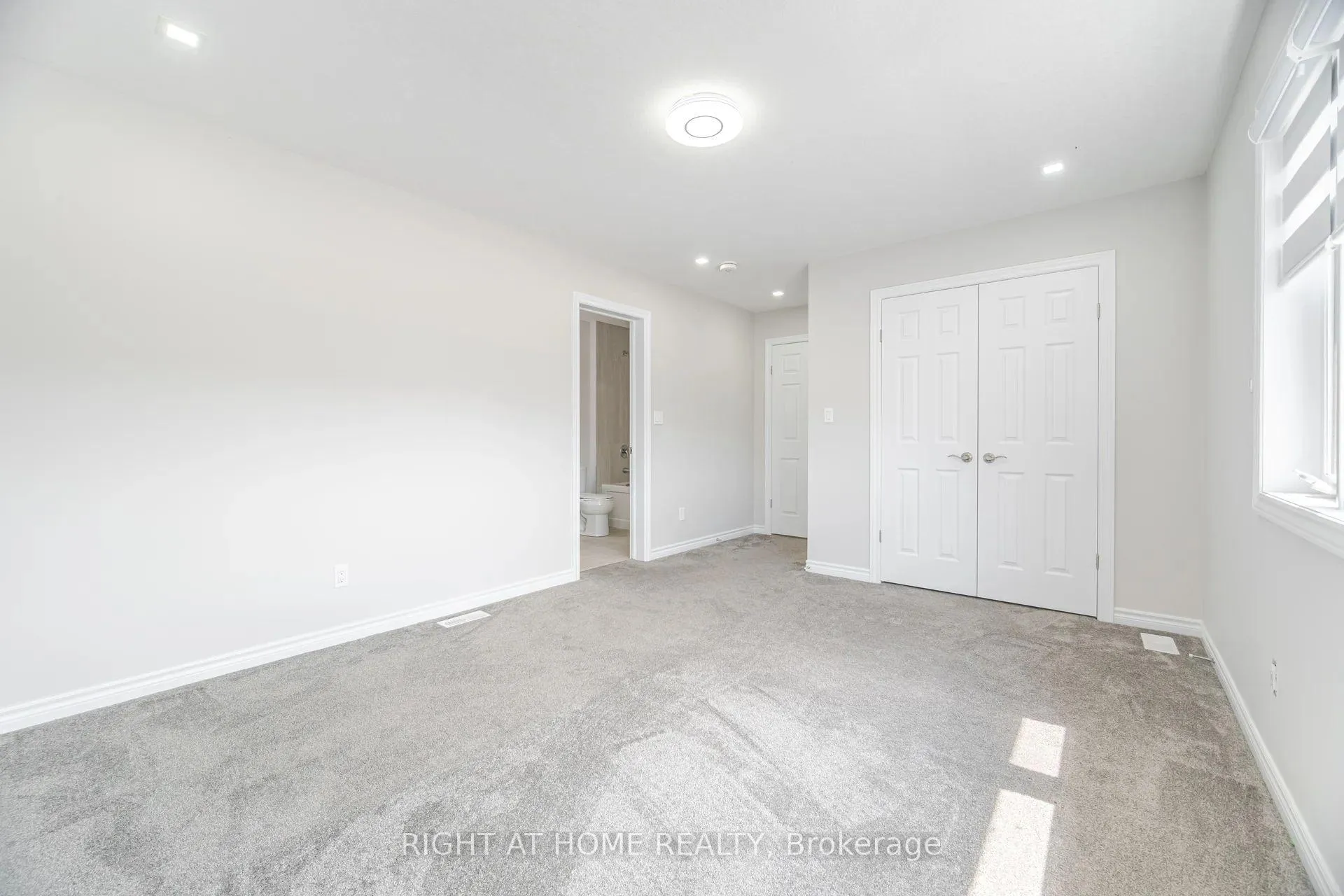 Photo 40 of 101 Sass Crescent, Brant, Paris — HOMEH