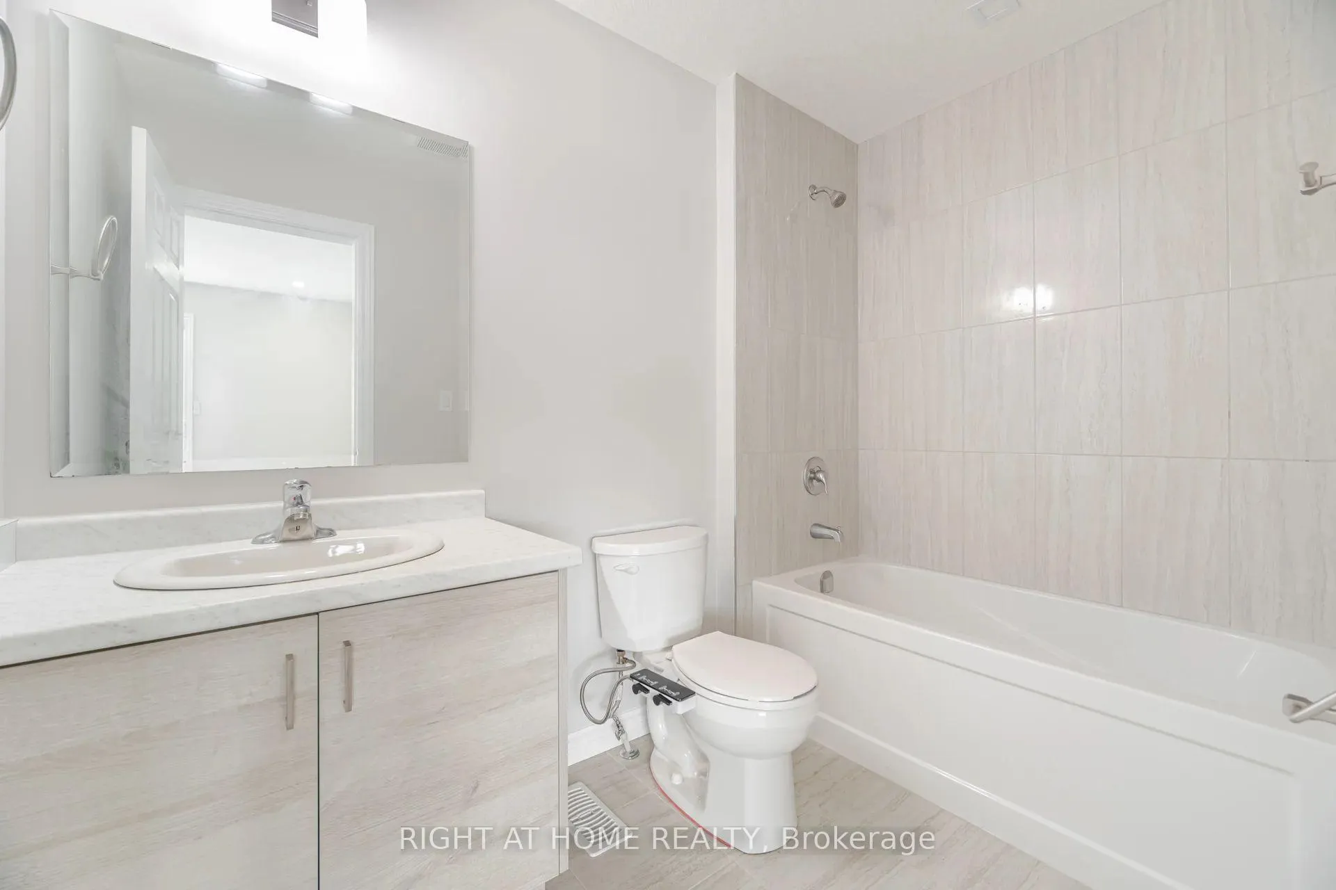 Photo 41 of 101 Sass Crescent, Brant, Paris — HOMEH