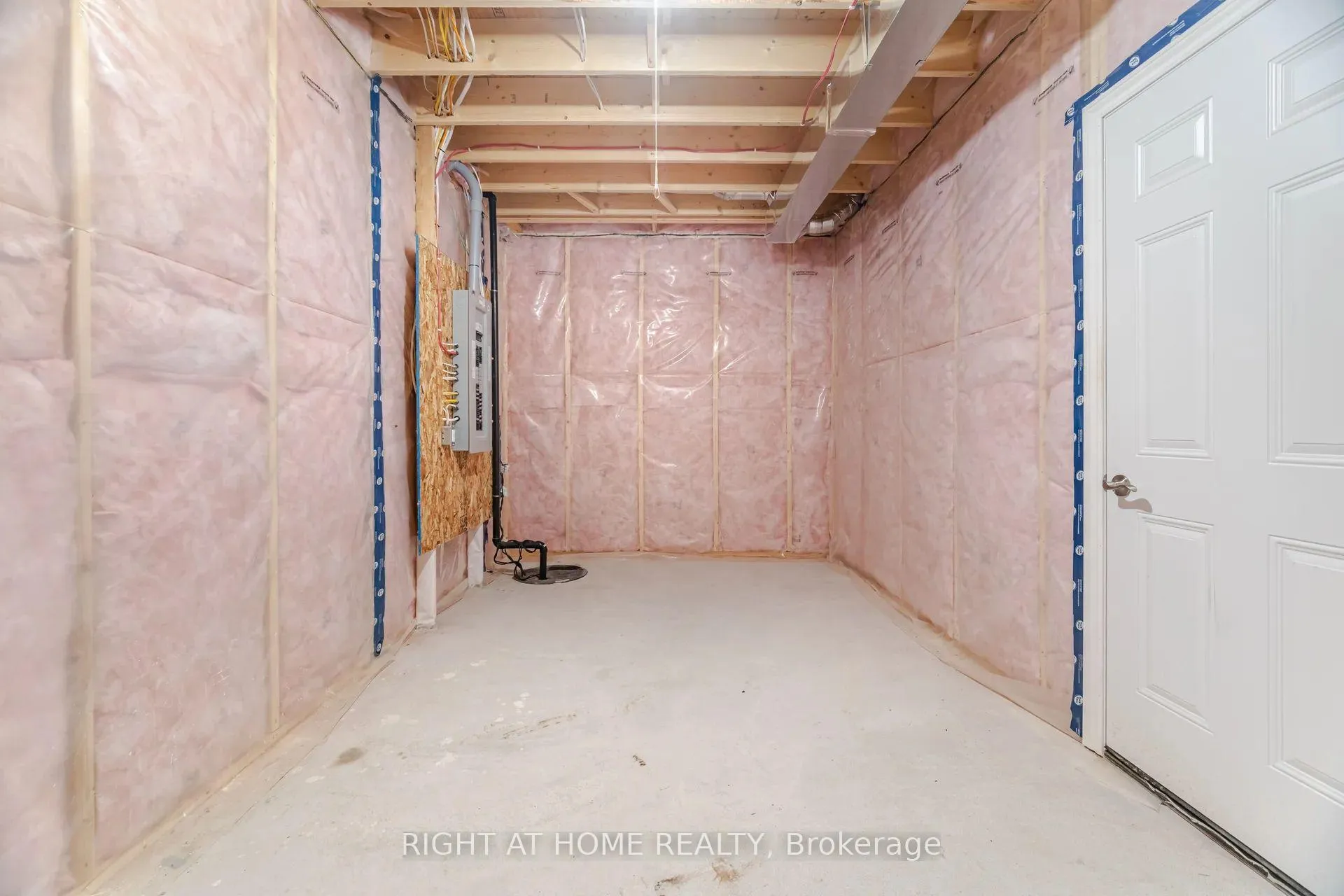 Photo 48 of 101 Sass Crescent, Brant, Paris — HOMEH