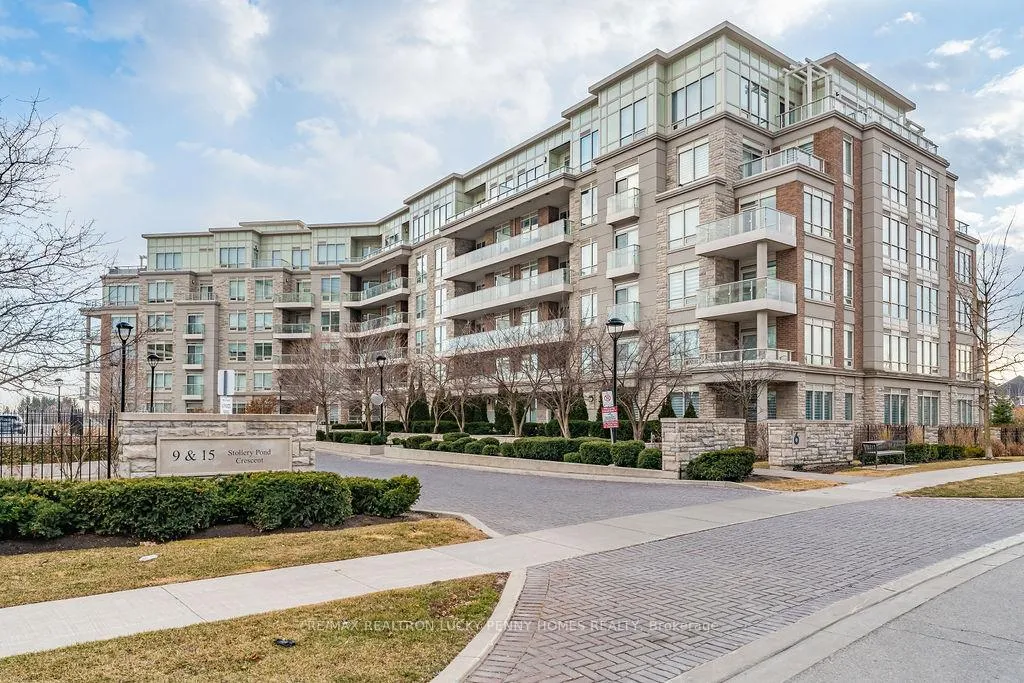 Front of Unit 212, 9 Stollery Pond Crescent