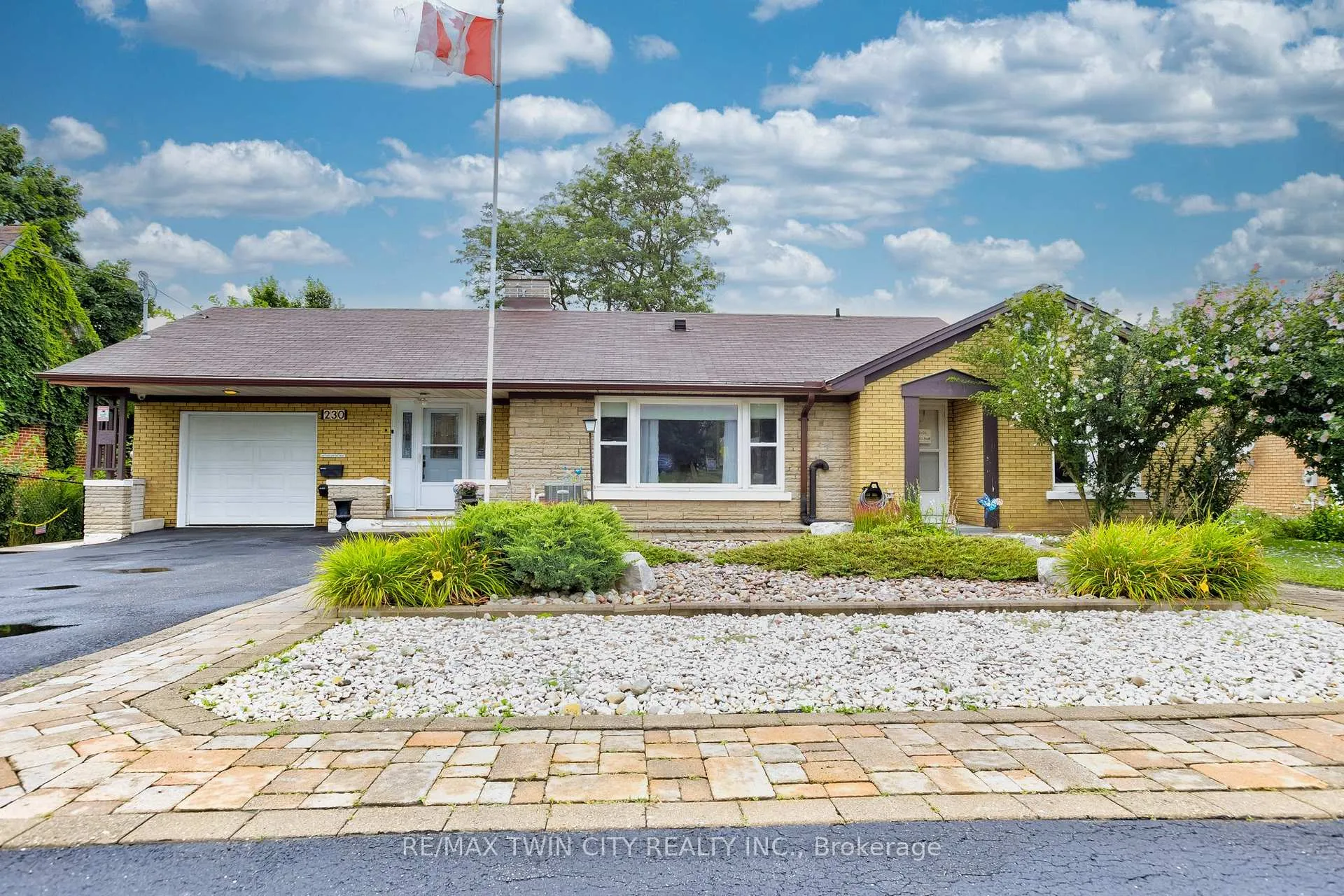 Front of 230 Highland Road W