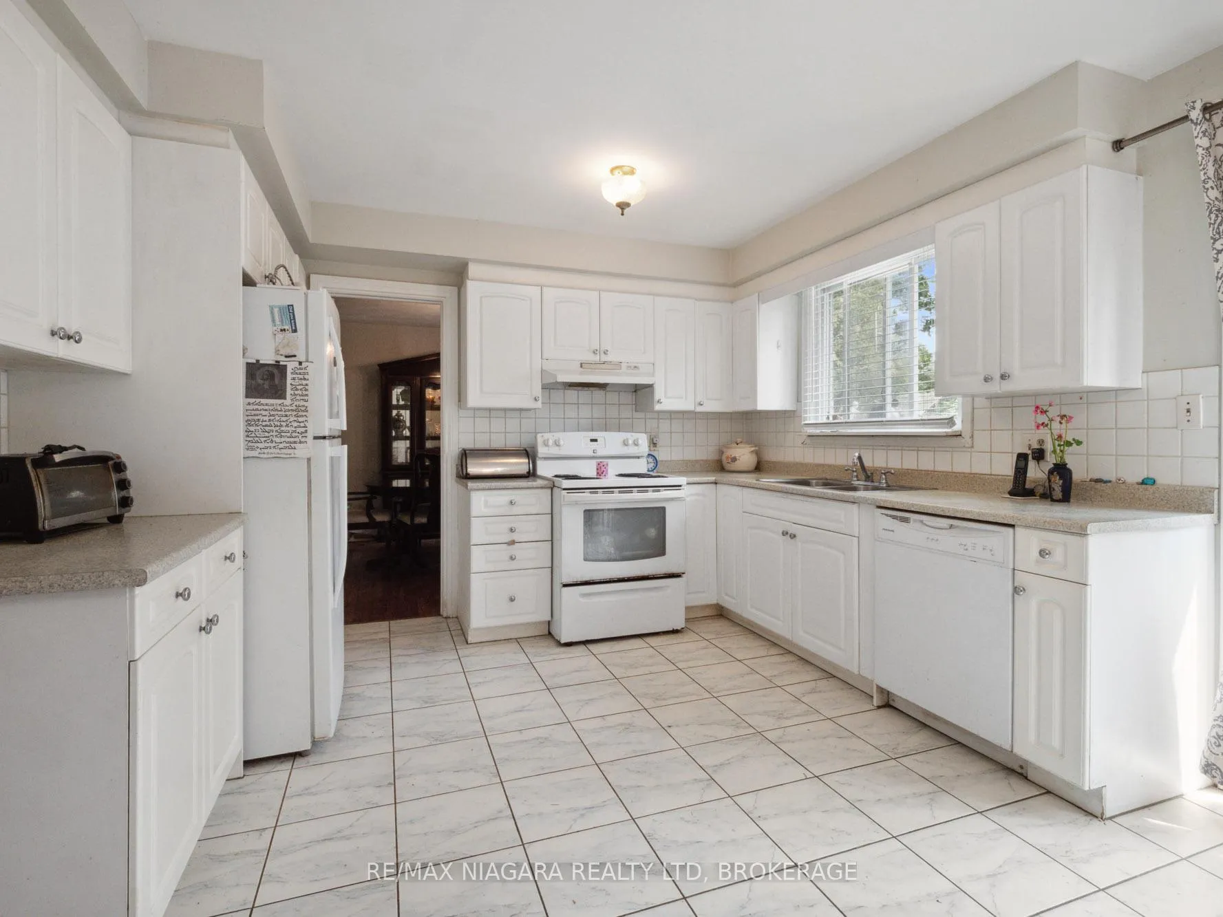Photo 11 of 10 Beverly Glen Drive, Hamilton, Orkney — HOMEH