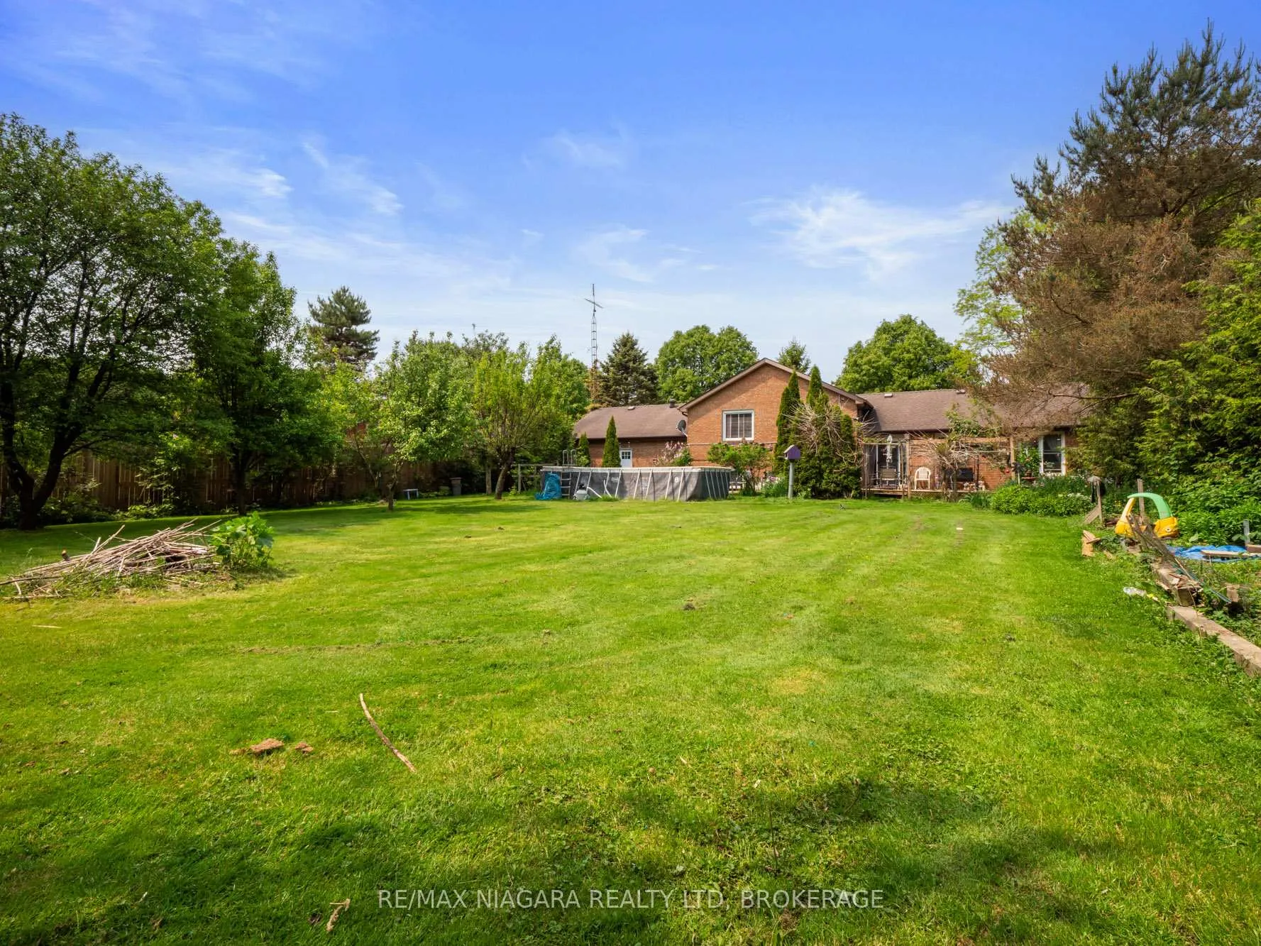 Photo 35 of 10 Beverly Glen Drive, Hamilton, Orkney — HOMEH