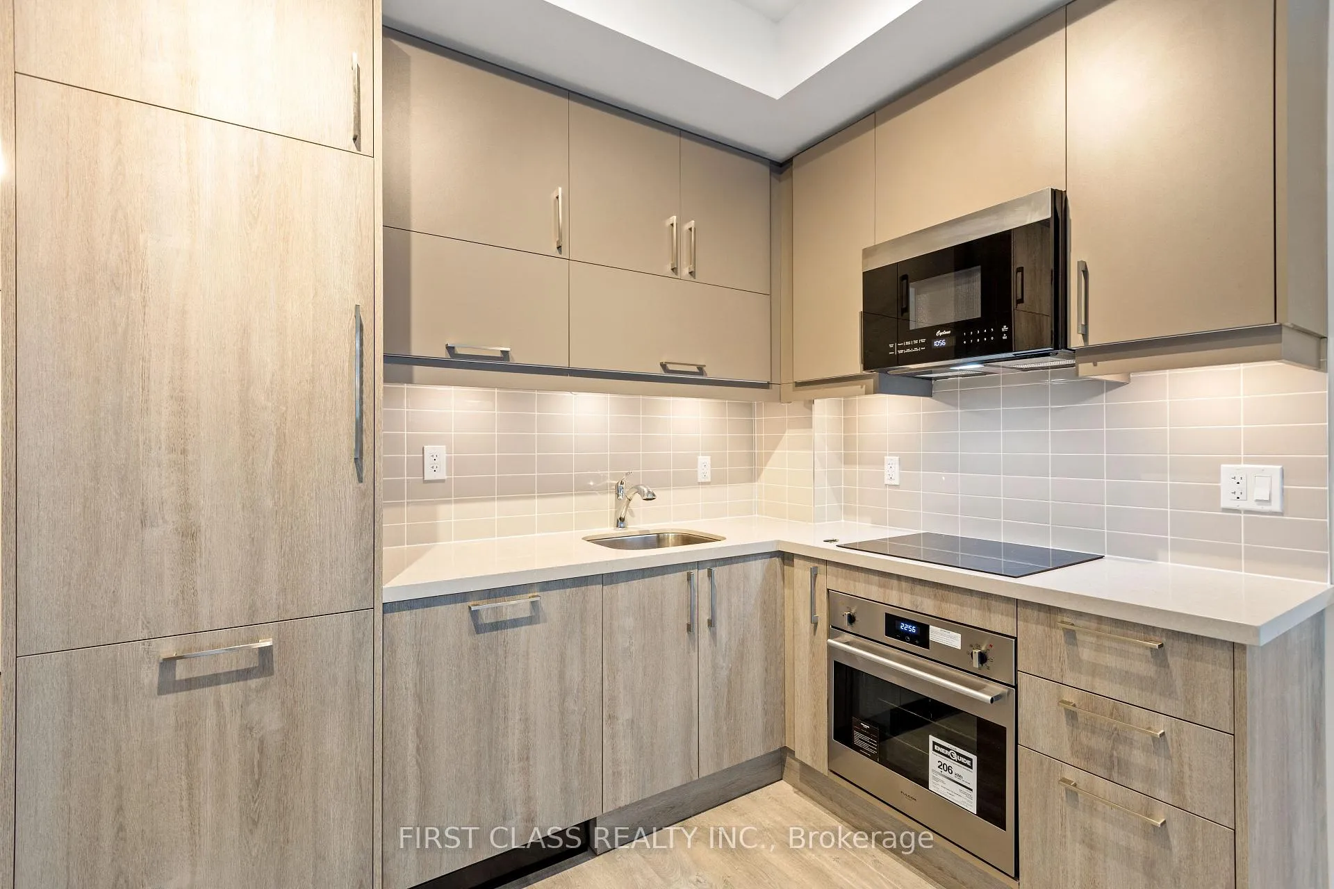 Photo 10 of Unit 405, 38 Simcoe Promenade W, Markham, Unionville — HOMEH
