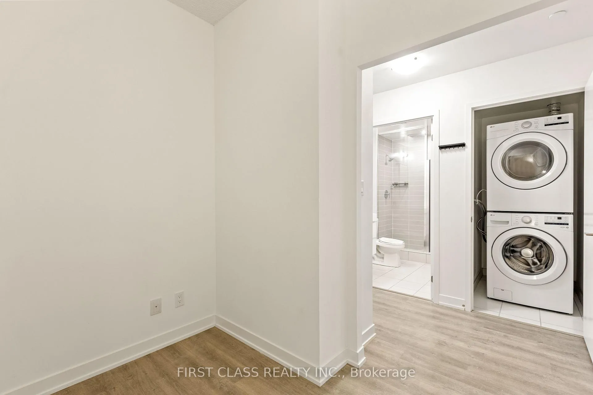 Photo 11 of Unit 405, 38 Simcoe Promenade W, Markham, Unionville — HOMEH