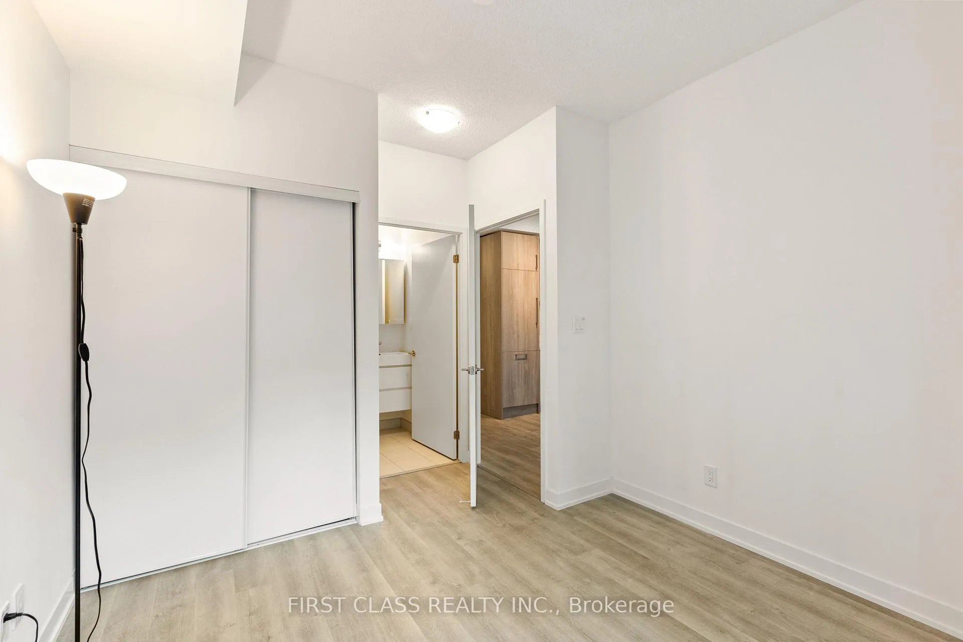 Photo 17 of Unit 405, 38 Simcoe Promenade W, Markham, Unionville — HOMEH